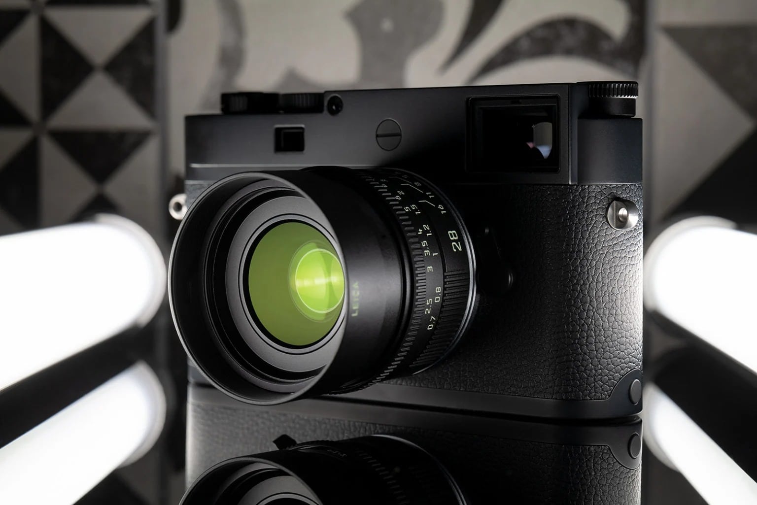 Leica ra mắt ống kính Summicron-M 28mm F2 bản giới hạn đặc biệt màu đen nhám