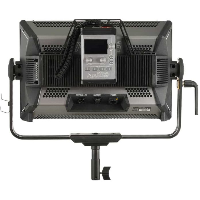 Đèn Aputure Nova P300c RGBWW LED Panel với Rolling Case Kit