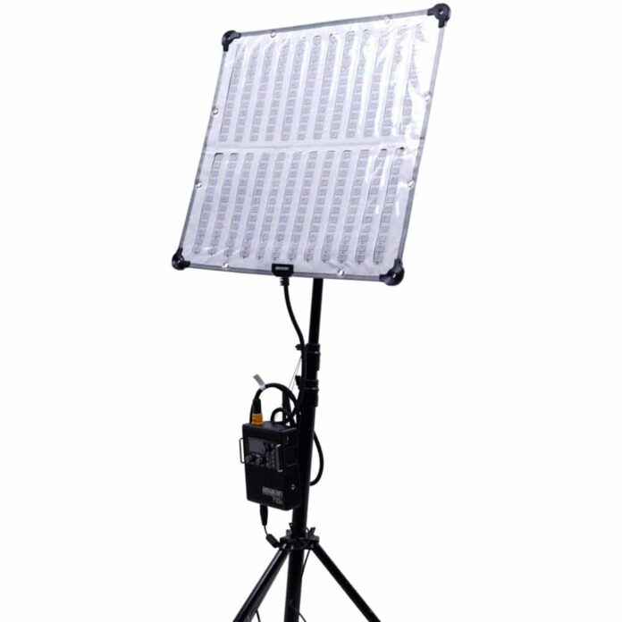 Đèn vải amaran F21c RGBWW LED Mat (Gold Mount)