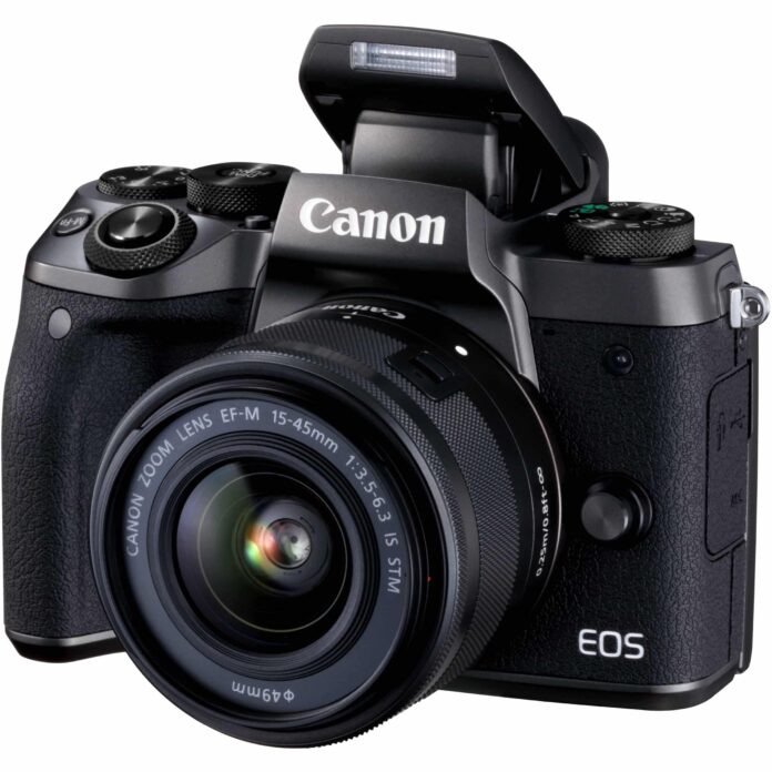 Máy ảnh Canon EOS M5 với ống kính 15-45mm