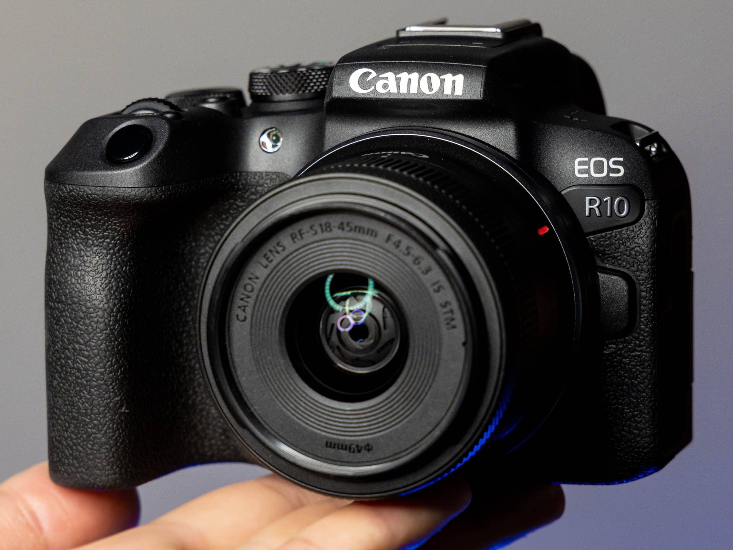 Canon ra mắt máy ảnh EOS R10 tại Việt Nam với cảm biến APS-C 24MP, giá từ 35.2 triệu đồng