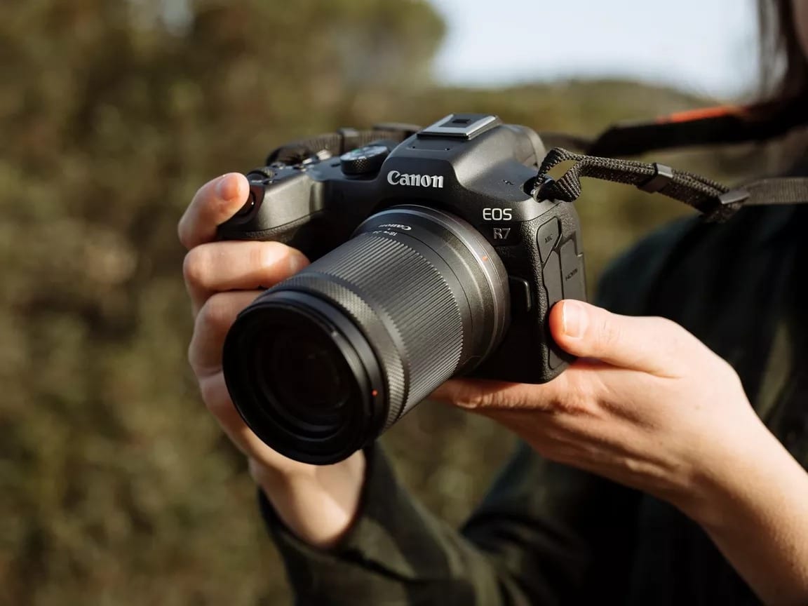 Canon EOS R7 1