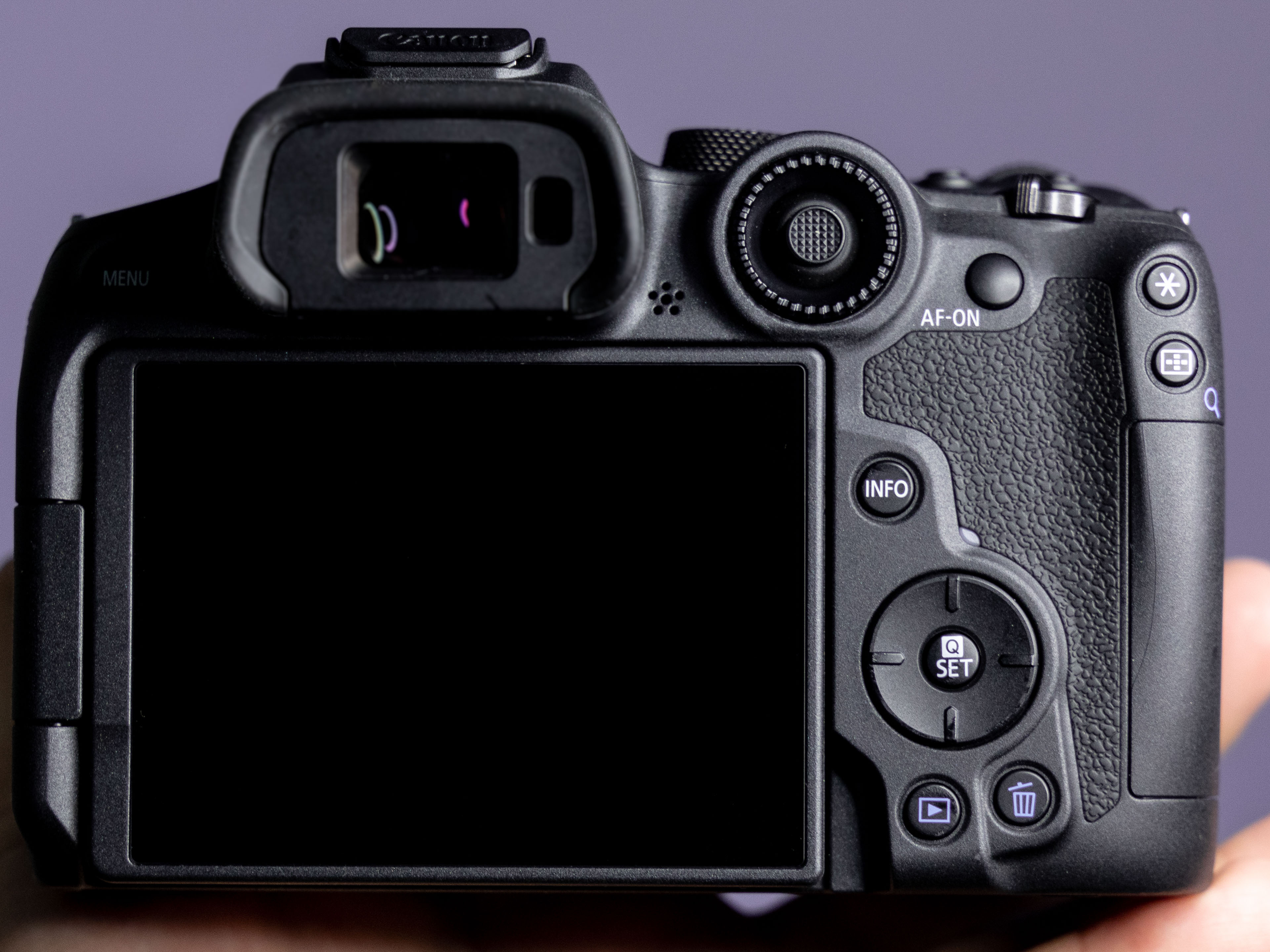 Canon EOS R7 3