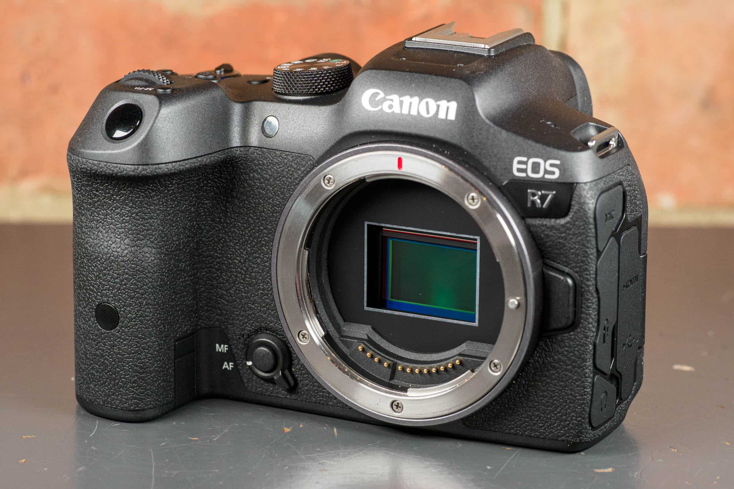 Canon EOS R7 4