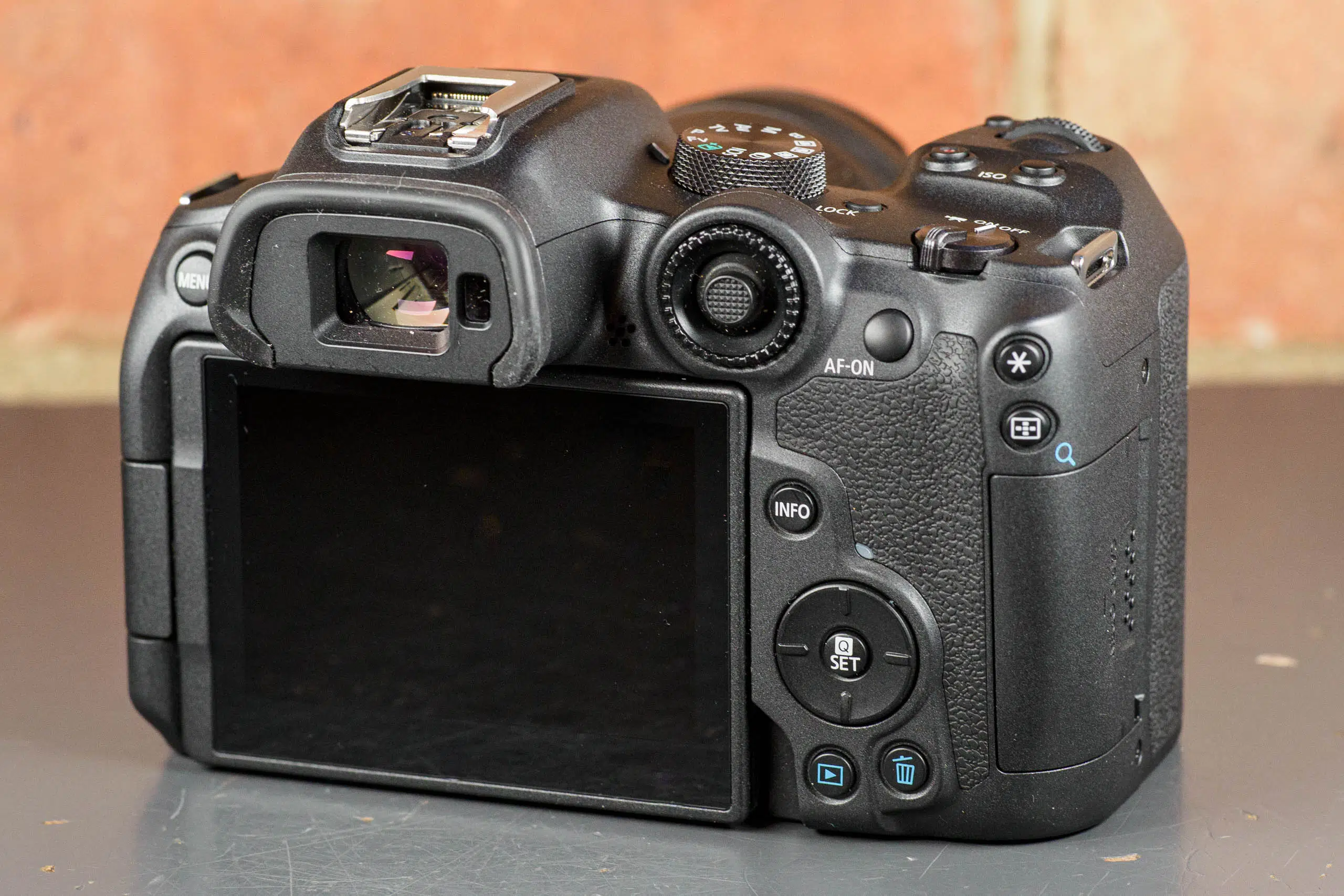 Máy ảnh Canon EOS R7