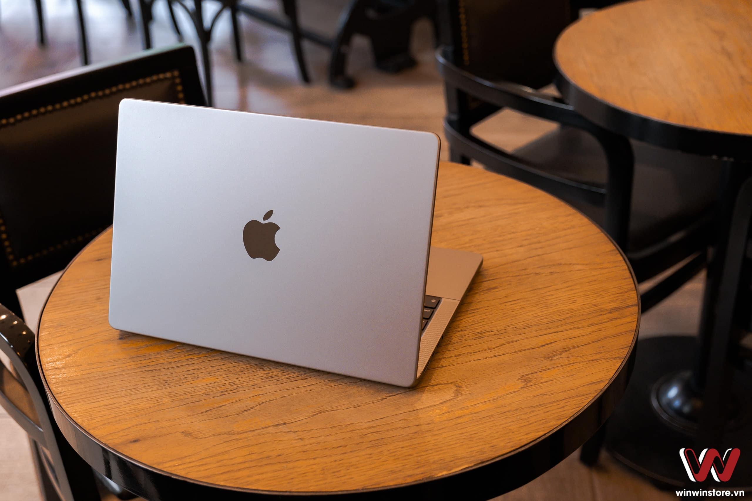 MacBook Pro 14 inch winwinstore 4826