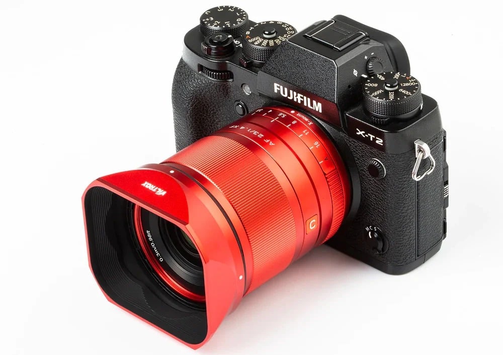 Viltrox đang sản xuất ống kính một tiêu cự phiên bản giới hạn có màu đỏ và trắng cho Fujifilm X