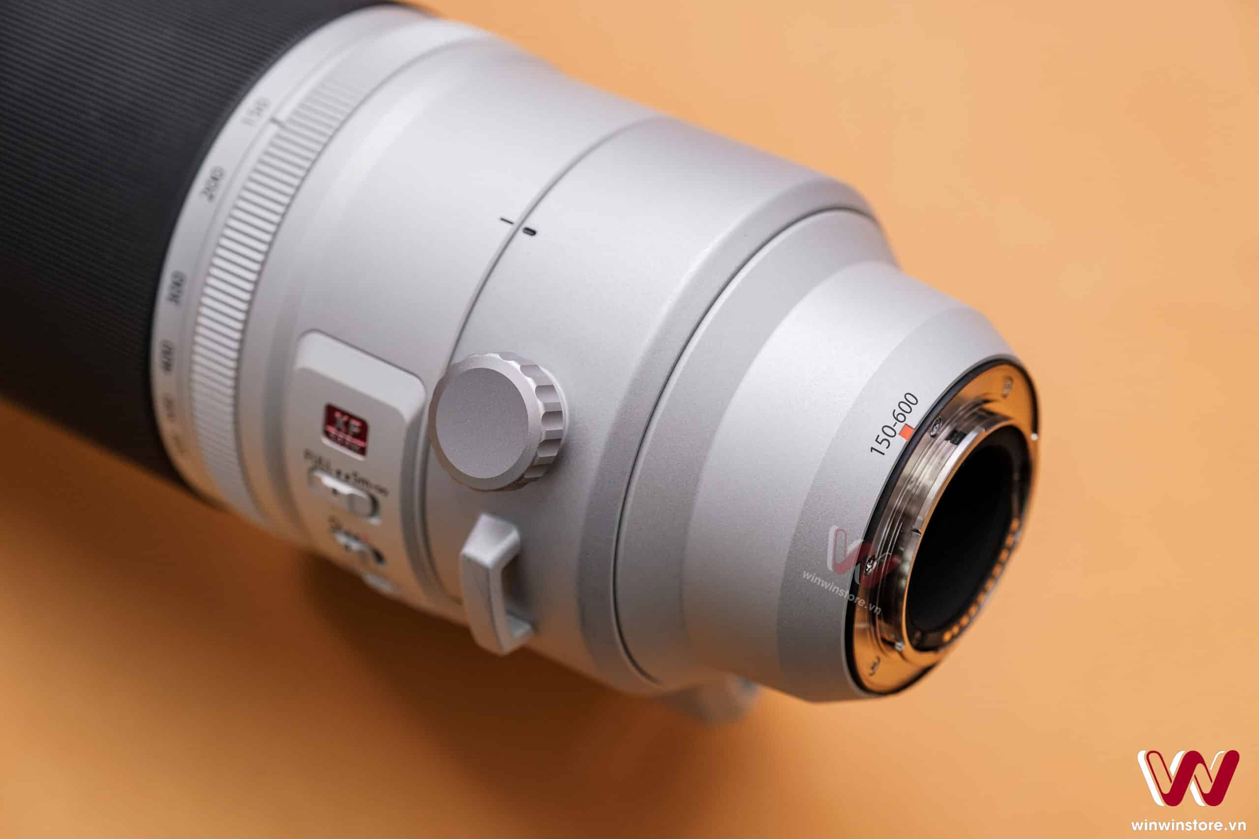 Trên tay ống kính Fujifilm XF 150-600mm F5.6-8 R LM OIS WR, ống kính siêu tele mới với kích thước và trọng lượng gọn nhẹ