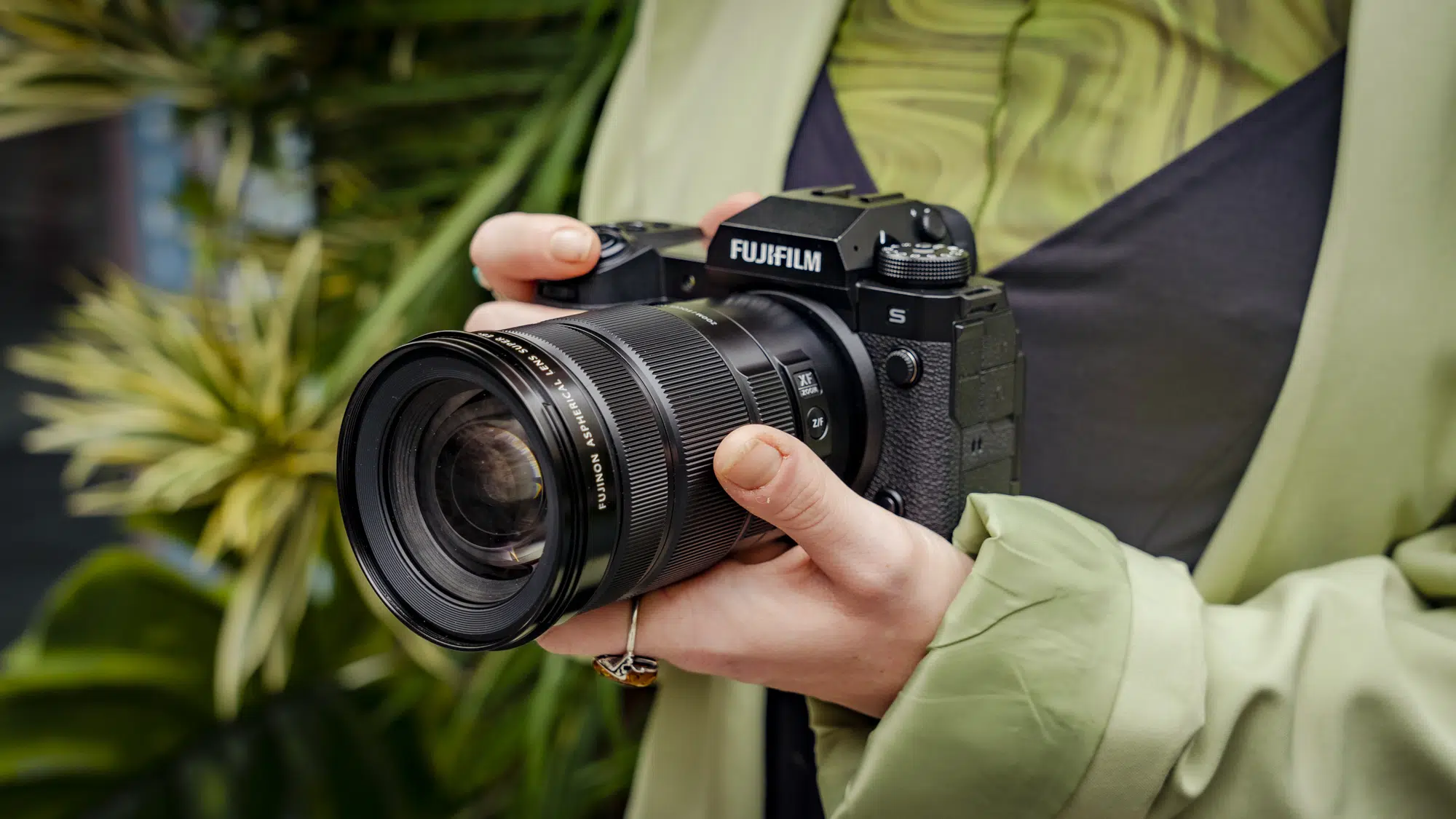 Ống kính Fujifilm XF 18-120mm F4 R LM PZ WR