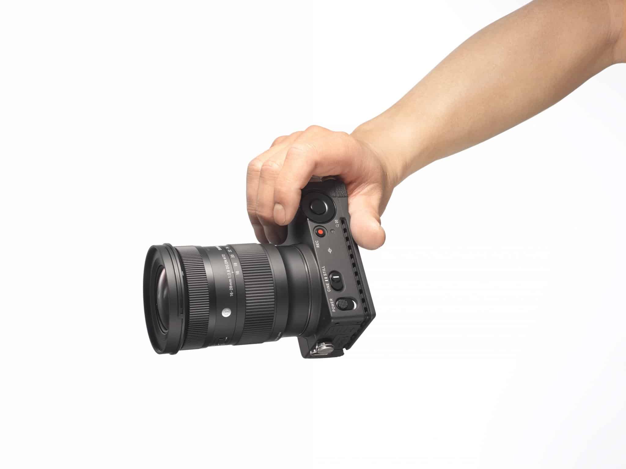 Đặt trước ống kính Sigma 16-28mm F2.8 DG DN | C mới, tặng kèm filter bảo vệ