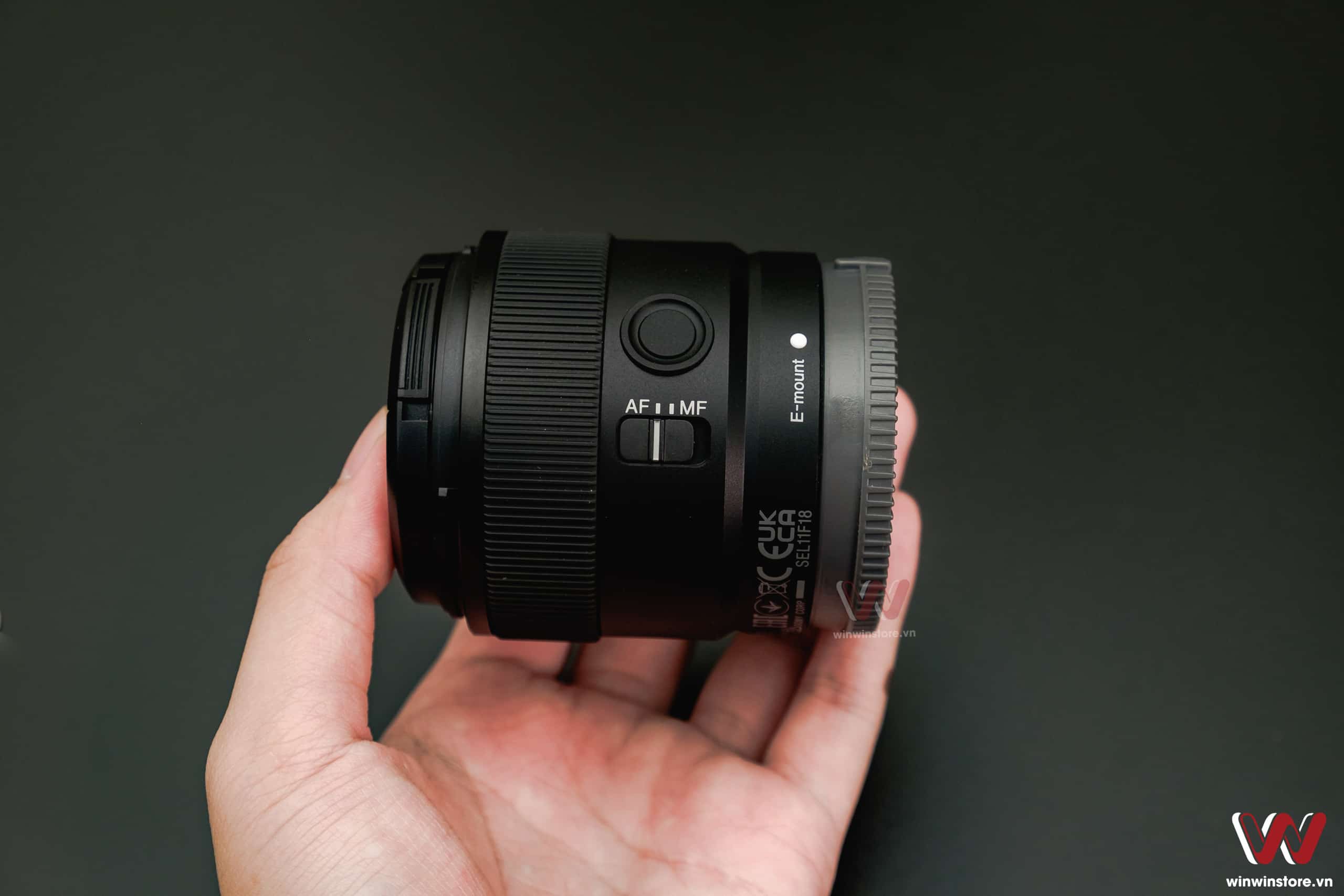 Ống kính Sony E 11mm F1.8