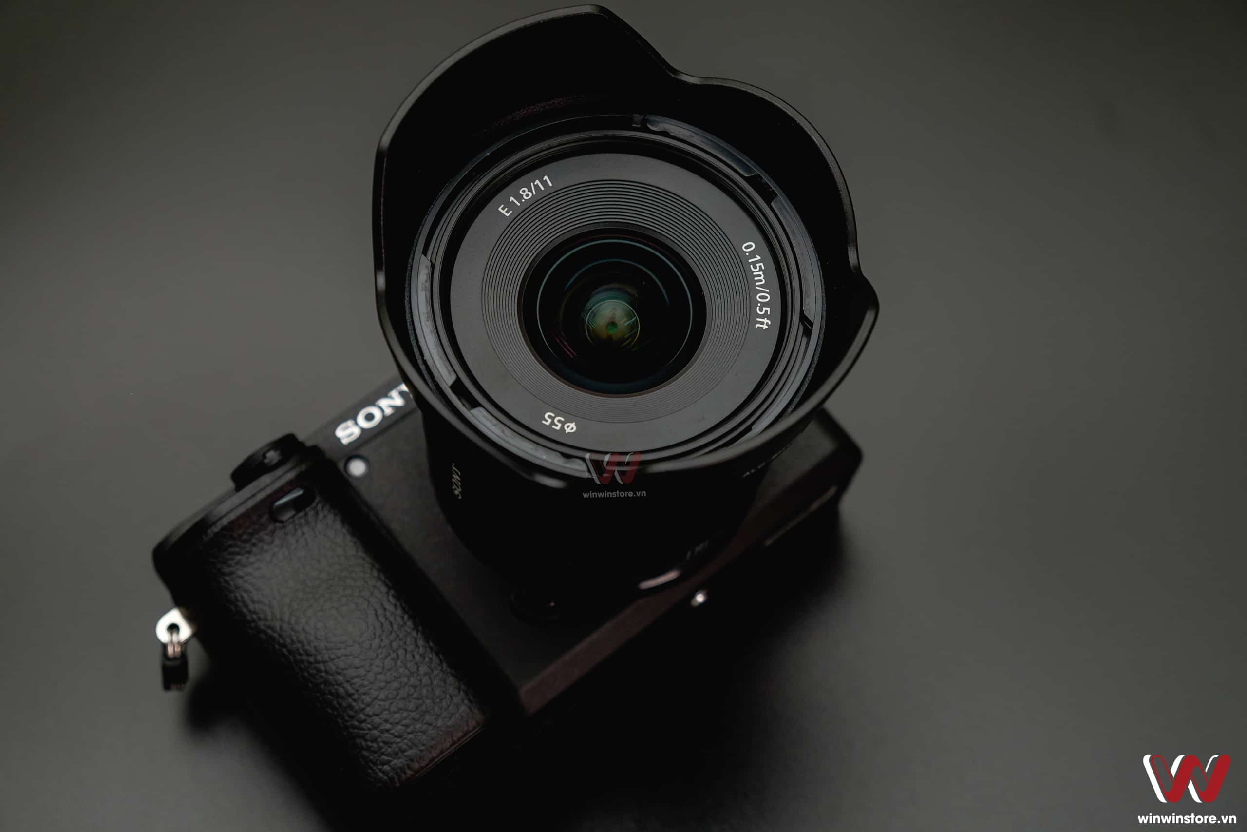 Ống kính Sony E 11mm F1.8