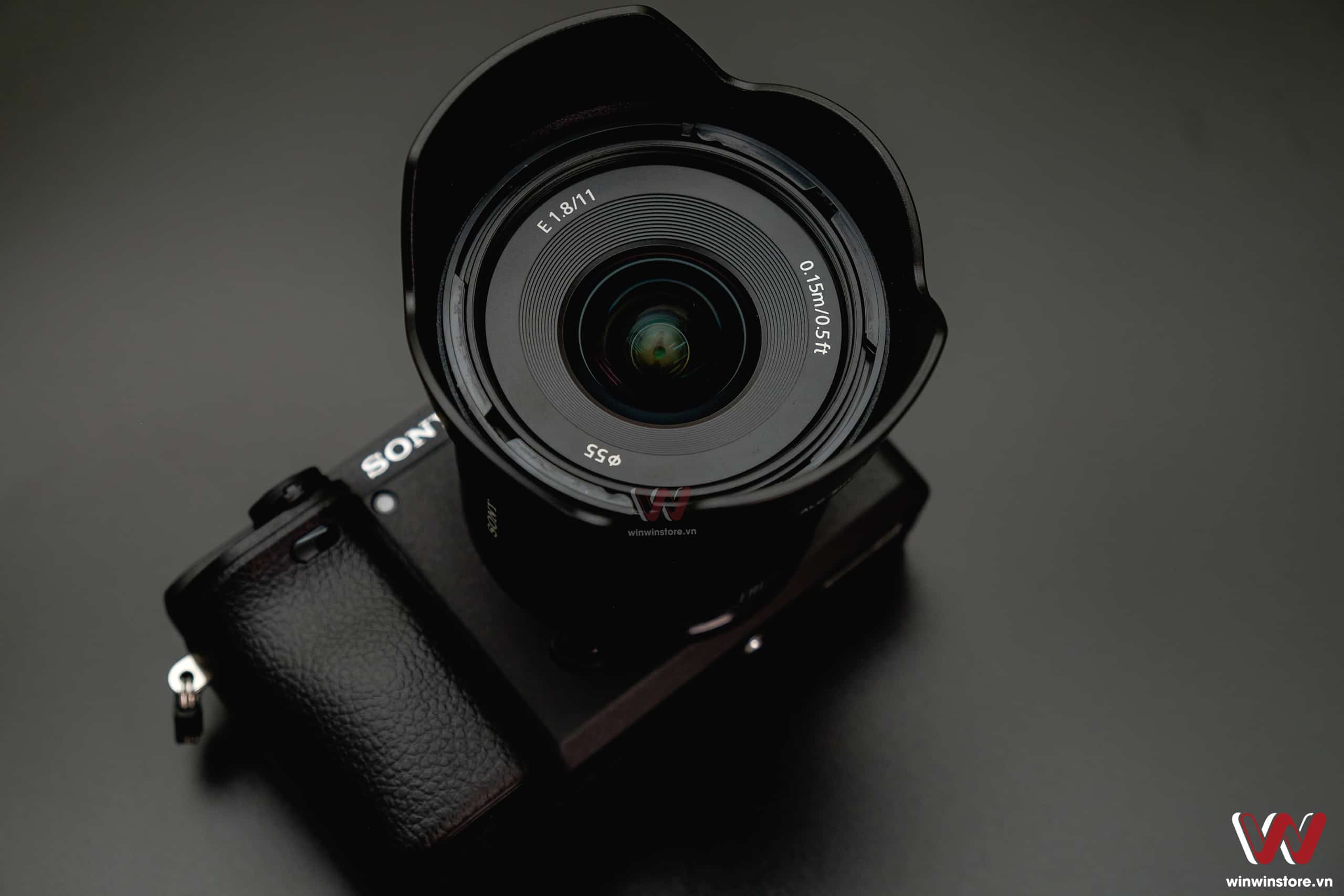 Sony E 11mm F1.8 5