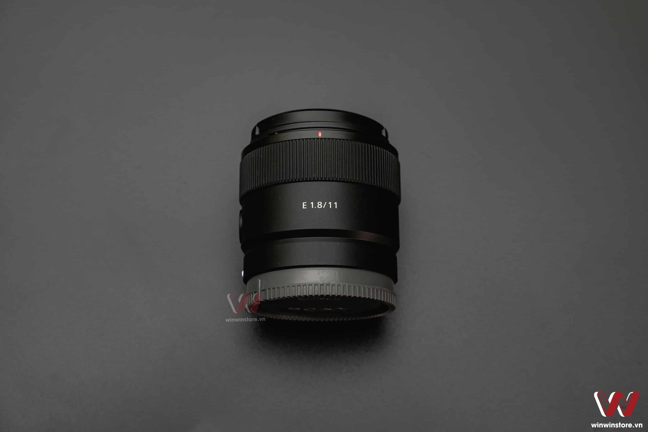 Ống kính Sony E 11mm F1.8