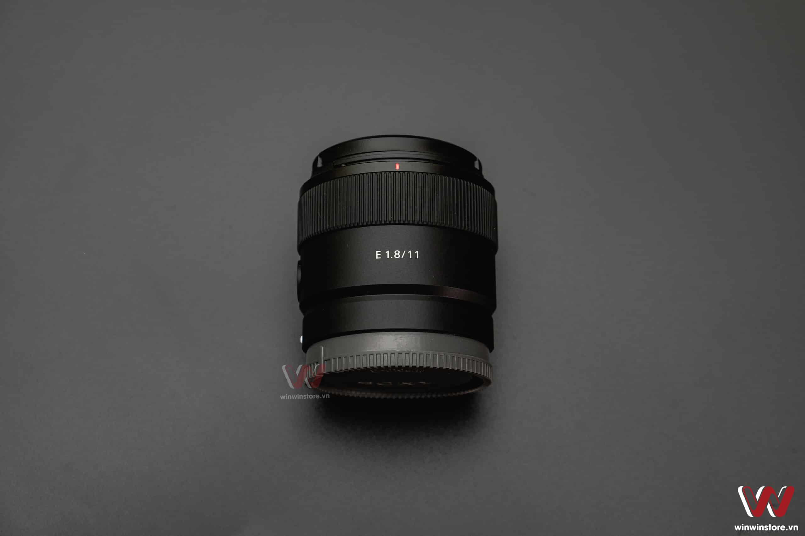 Sony E 11mm F1.8 8