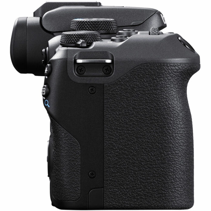 Máy ảnh Canon EOS R10 với ống kính RF-S 18-45mm