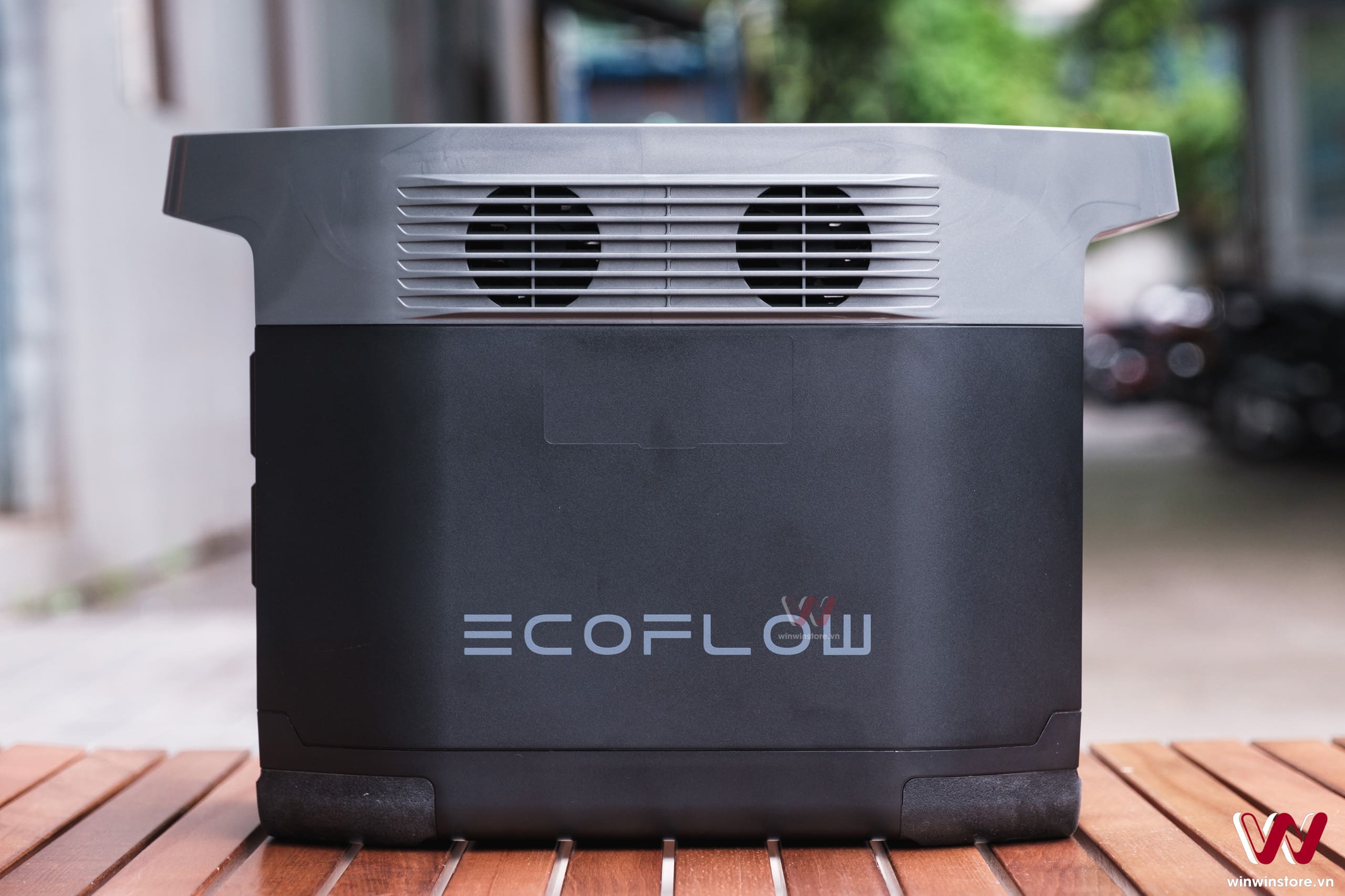 Trên tay trạm năng lượng EcoFlow Delta 1300: Nặng nhưng đáng tiền, đủ sức cấp điện cho nhiều thiết bị khi cắm trại