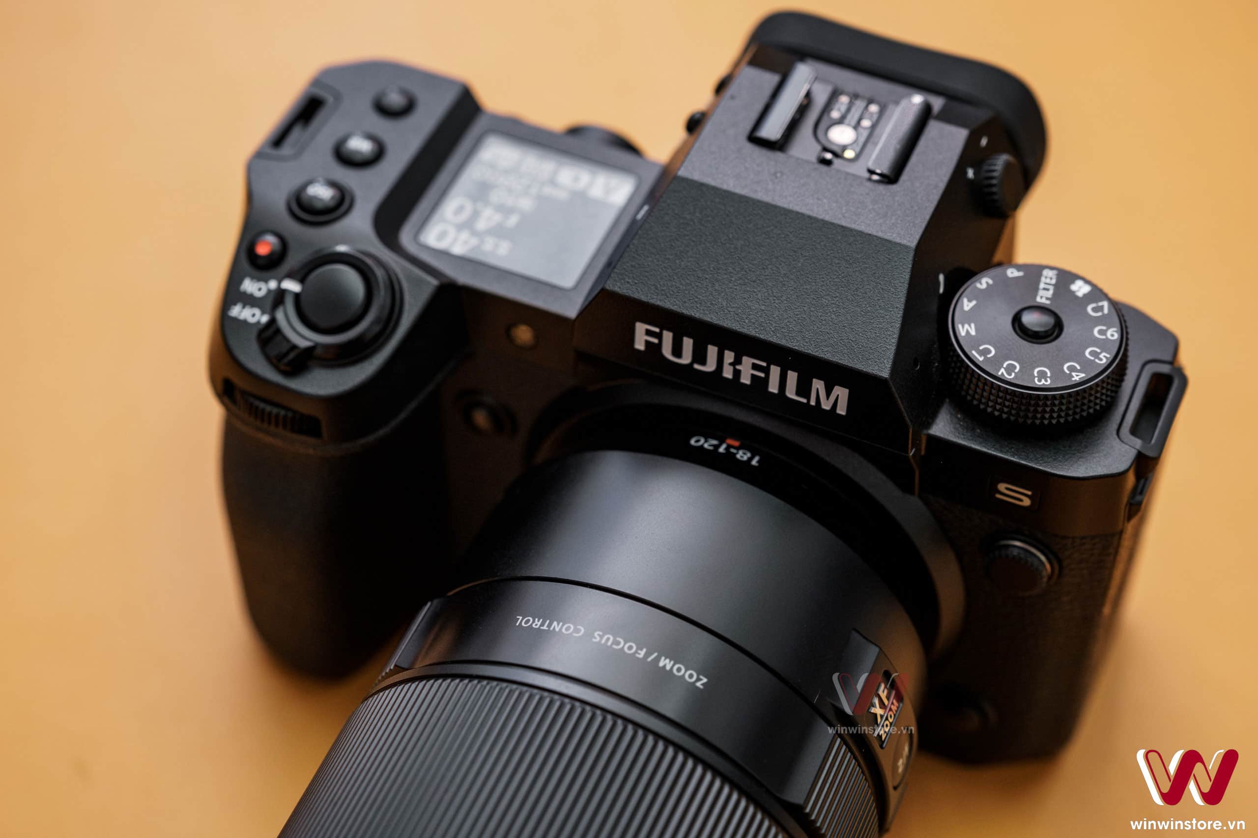 Fujifilm tung cập nhật firmware cho X-H2, X-H2s và phụ kiện grip FT-XH