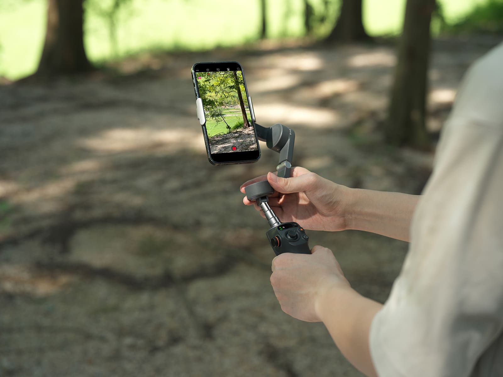 DJI ra mắt gimbal cho smartphone Osmo Mobile 6 với ActiveTrack 5.0, vòng điều khiển và các nâng cấp khác