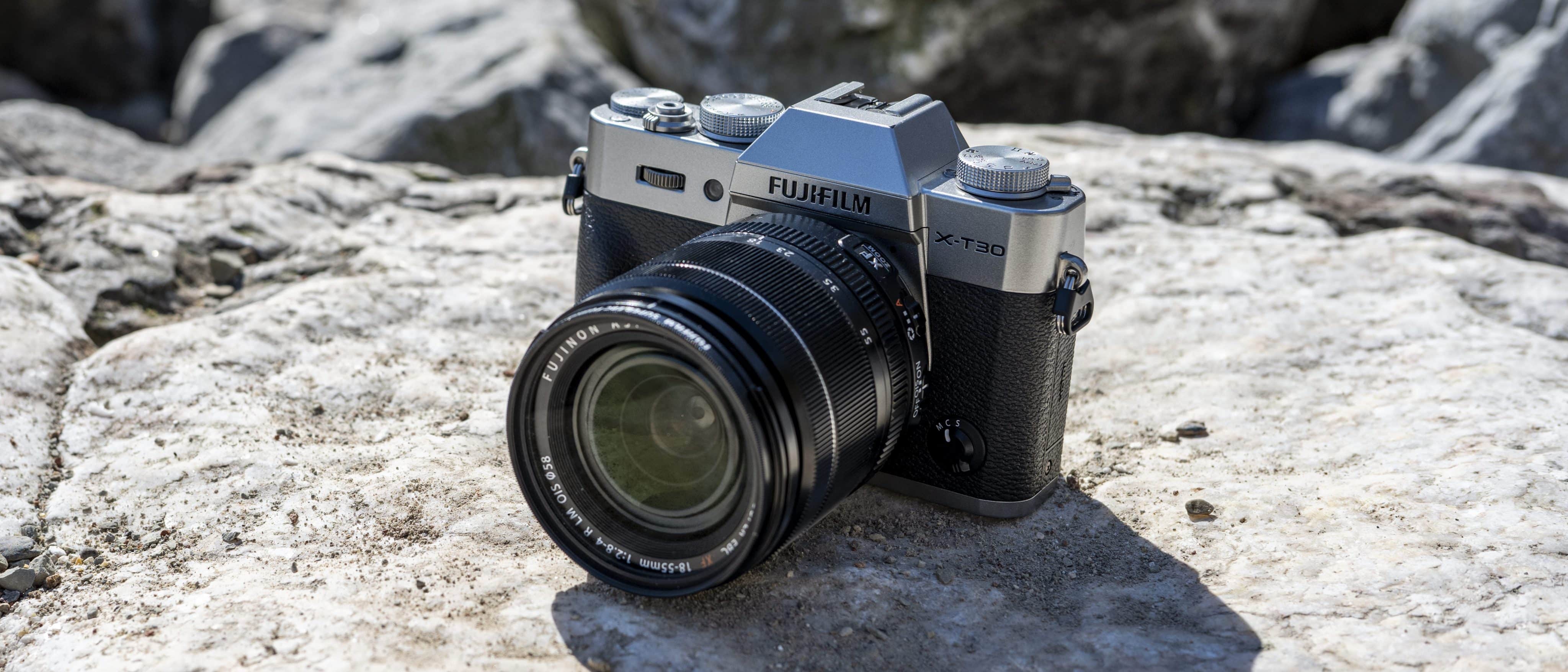 Máy ảnh Fujifilm X-T30 II với ống kính XC 15-45mm (Silver)