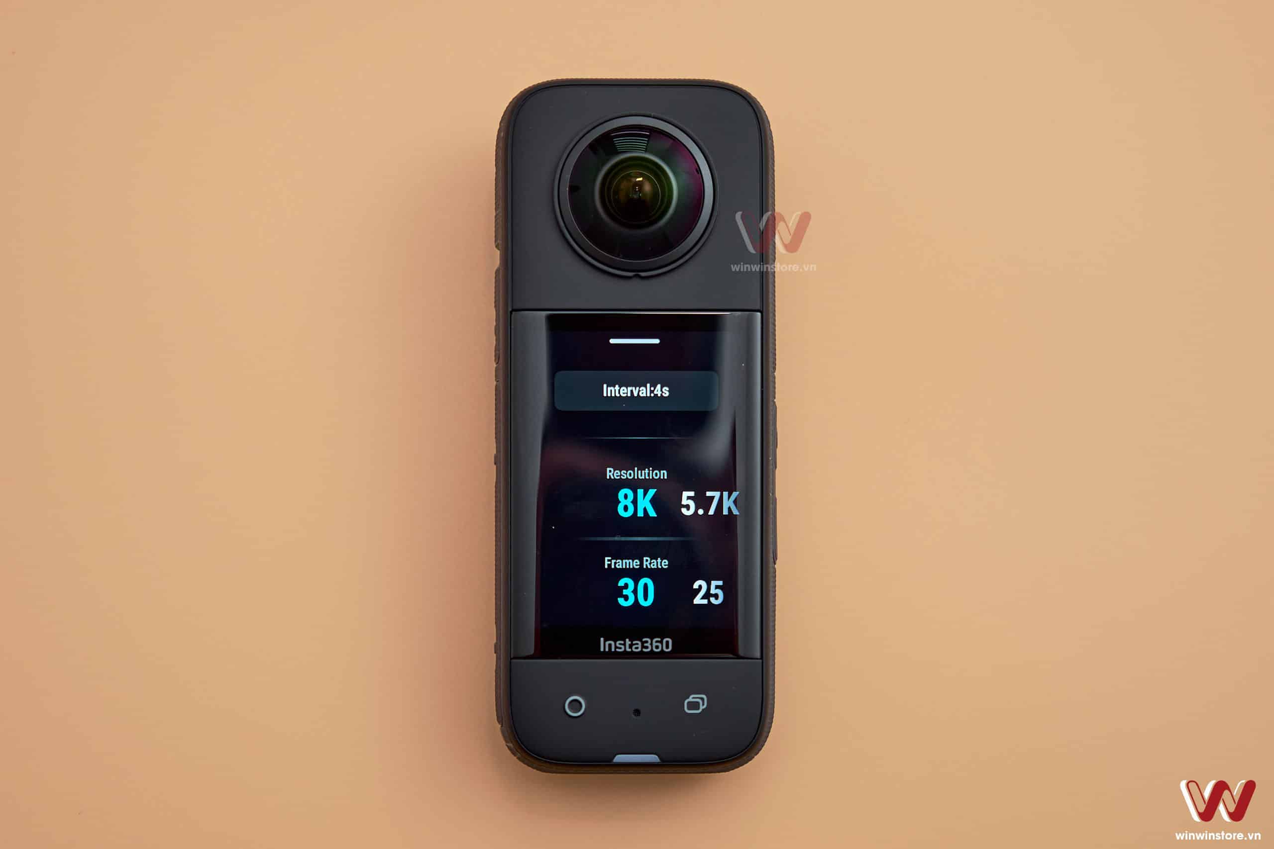 Mở hộp Insta360 X3 chính hãng tại Việt Nam, giá 11.550.000đ