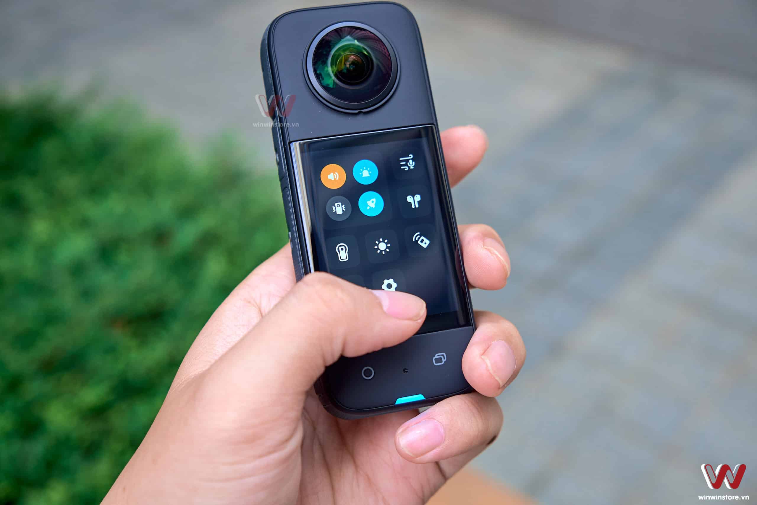 So sánh Insta360 X3 với ONE X2: Thế hệ mới có các nâng cấp gì khác biệt?