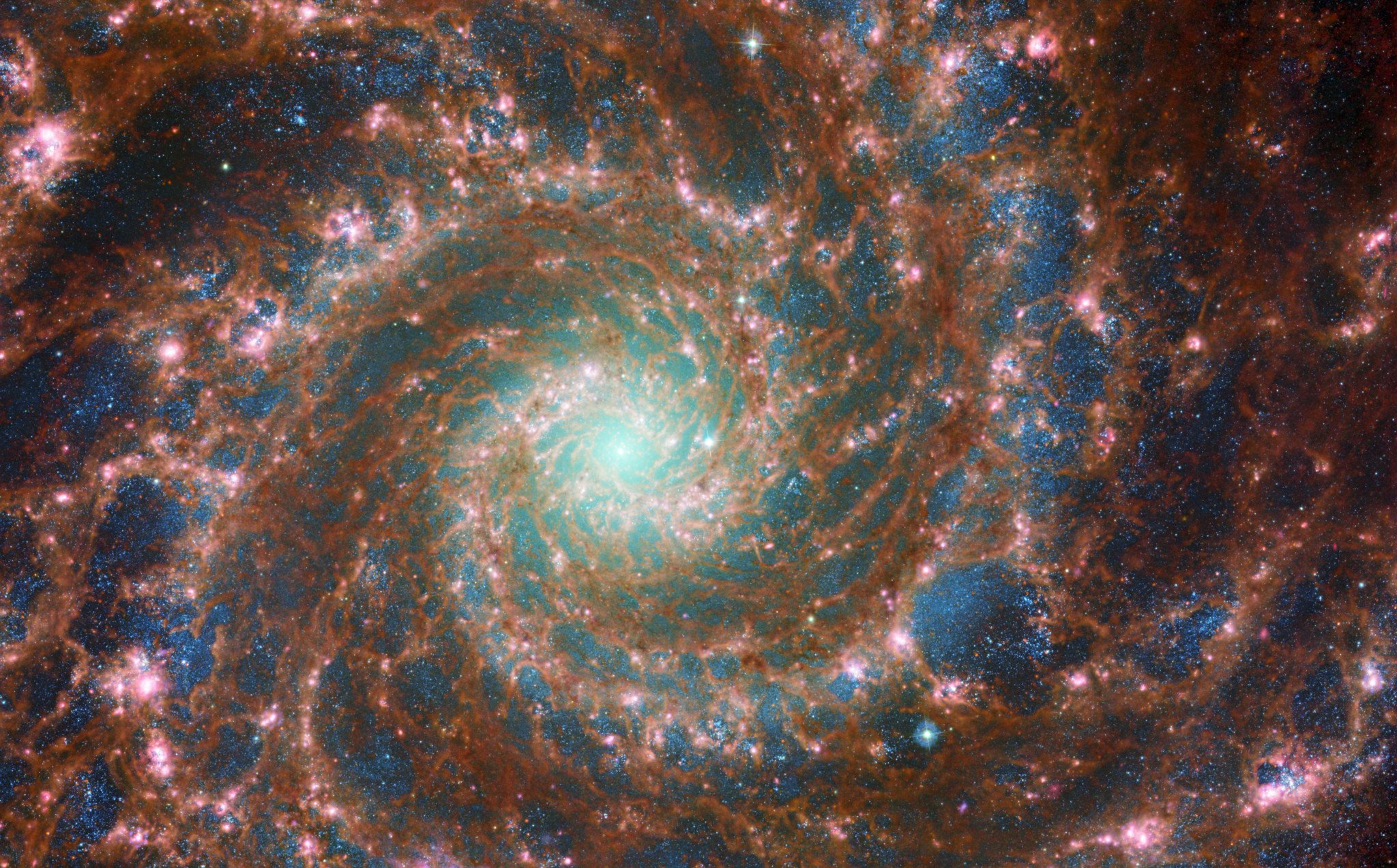 Kính thiên văn James Webb đã bắt được hình ảnh ‘Phantom Galaxy’ đầy mê hoặc