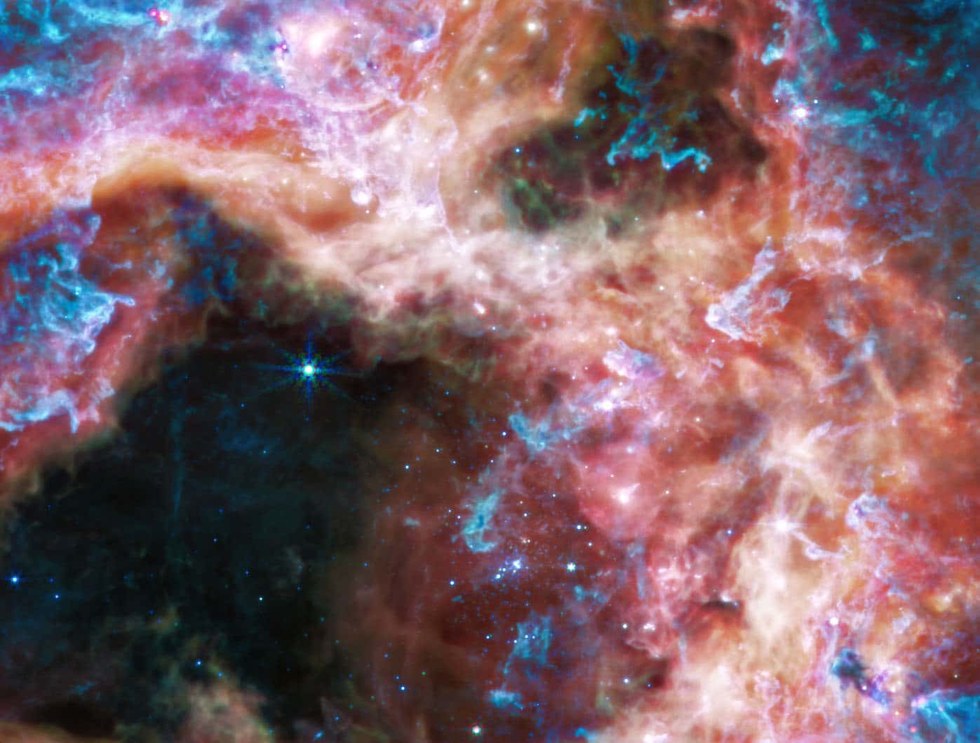 Kính thiên văn vũ trụ James Webb tiếp tục gửi về ảnh Tinh vân Tarantula độ phân giải đến 123MP