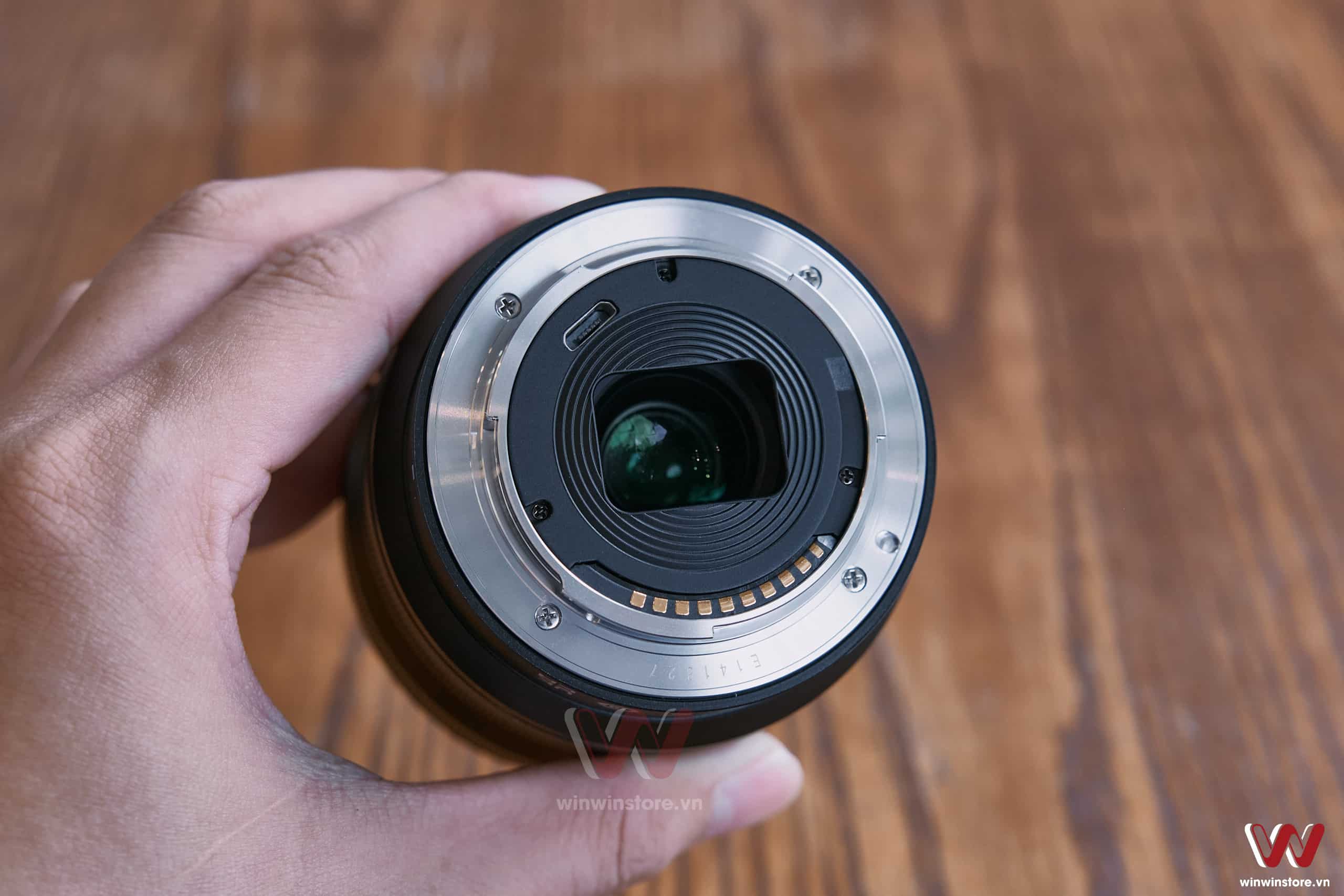 Trên tay ống kính Tokina atx-m 11-18mm F2.8 E: Gọn, nhẹ và kiểm soát méo ảnh tốt, chất ảnh trong trẻo