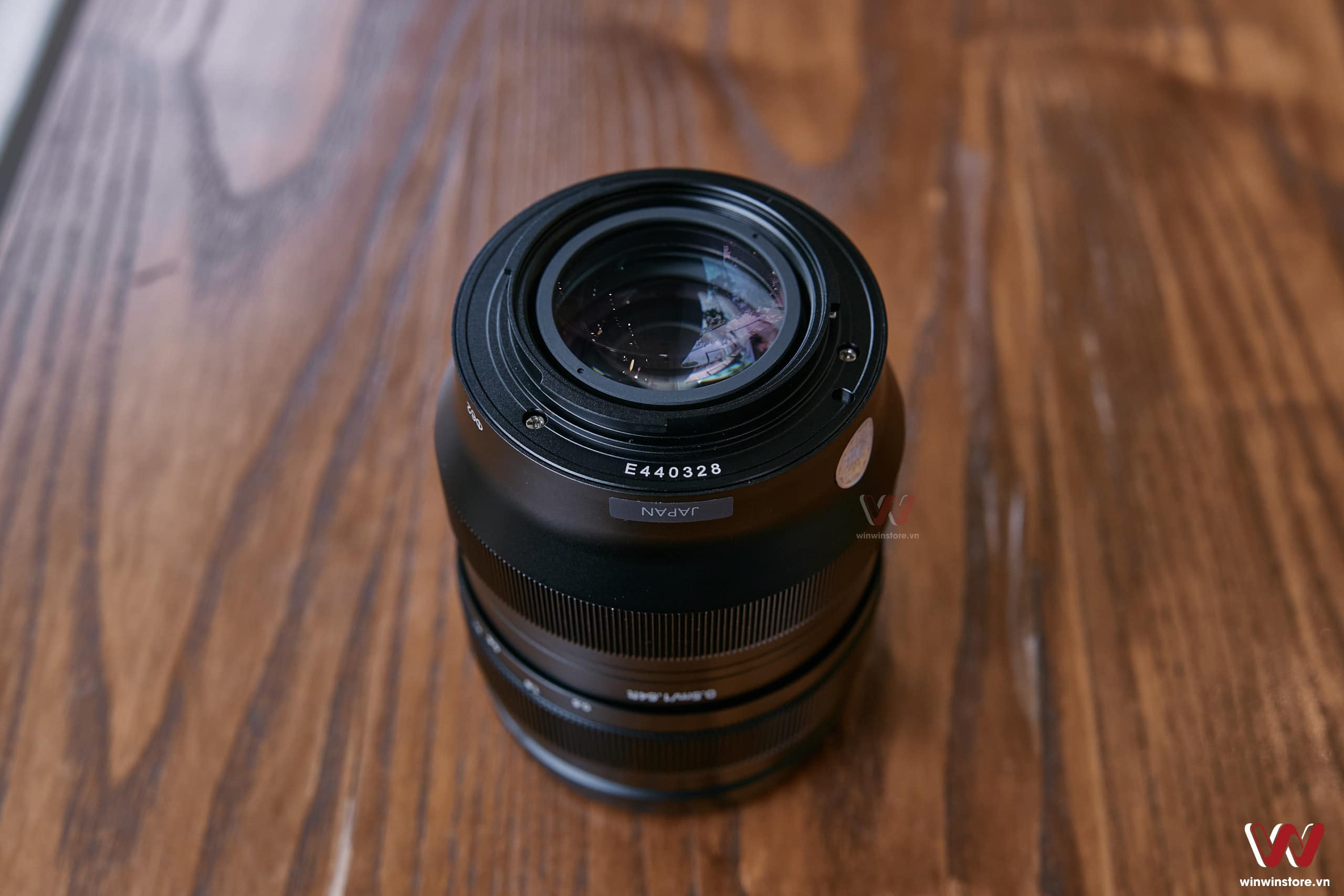 Trên tay Tokina SZ 33mm F1.2 cho Sony E: Hoàn thiện tốt, chất ảnh đẹp nhưng không thể kết nối tới máy ảnh