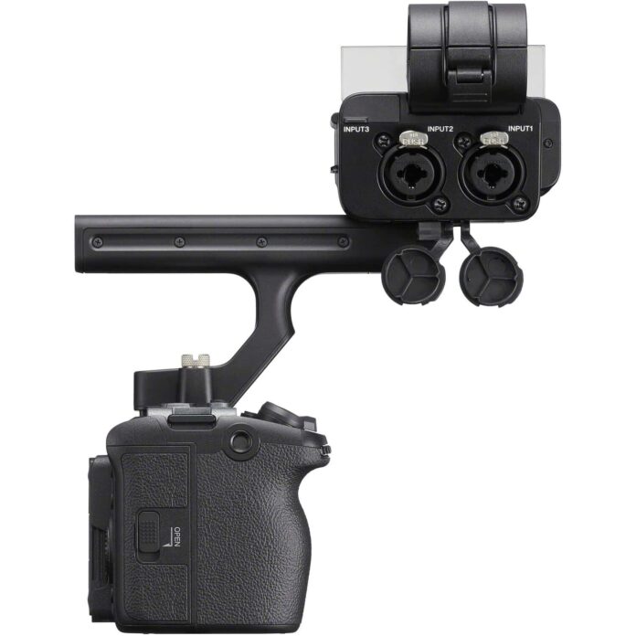 Máy quay Sony FX30 với XLR Handle