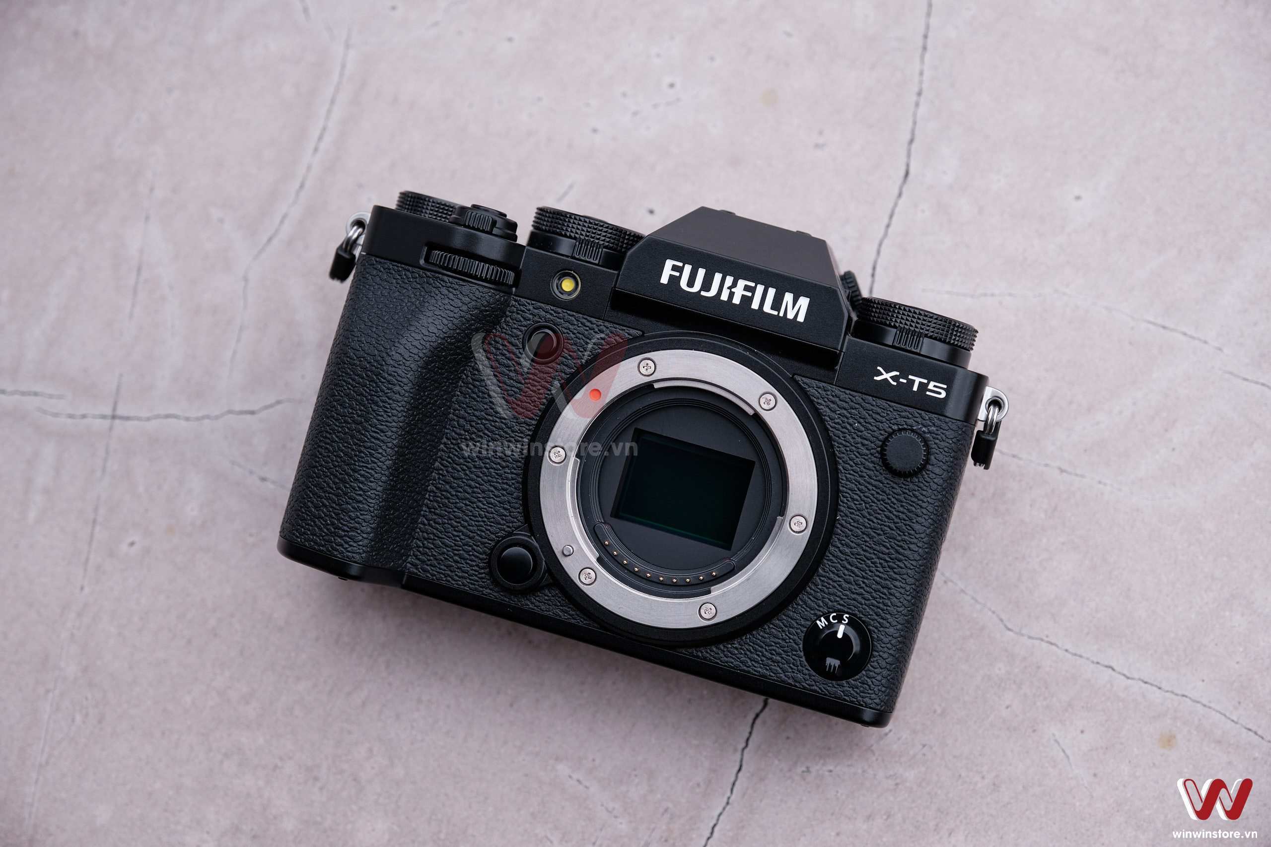 Trên tay máy ảnh Fujifilm X-T5: Gọn hơn, xịn hơn và đáng giá hơn rất nhiều