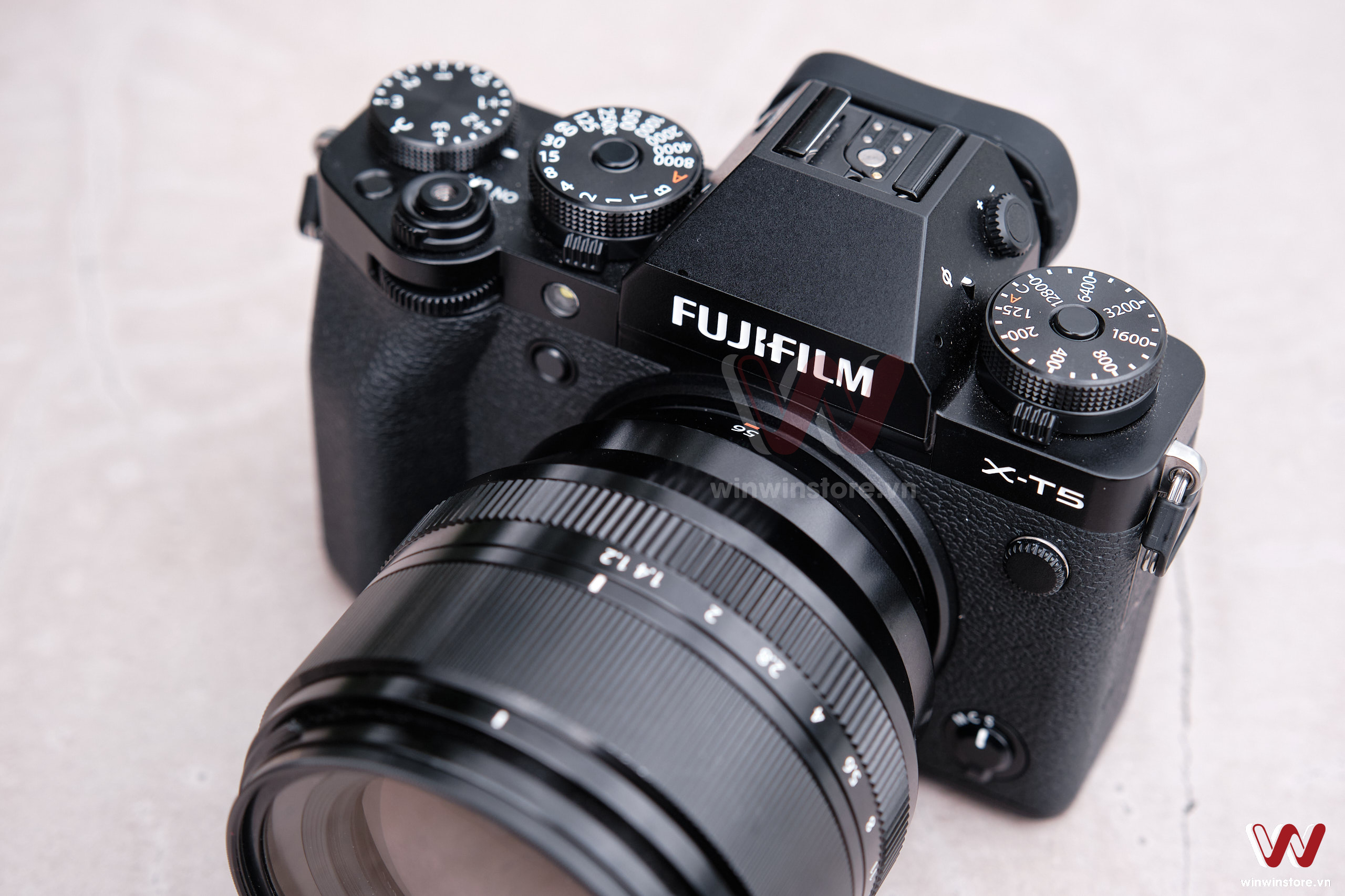 So sánh Fujifilm X-T5 với X-H2: Bạn sẽ chọn hiệu năng hay kiểu dáng? Sẽ chọn X-T hay X-H?