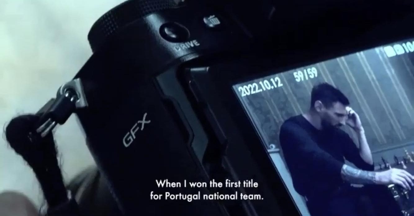 Bức ảnh Messi và Ronaldo của nhiếp ảnh gia Annie Leibovitz được chụp với Fujifilm GFX 100S