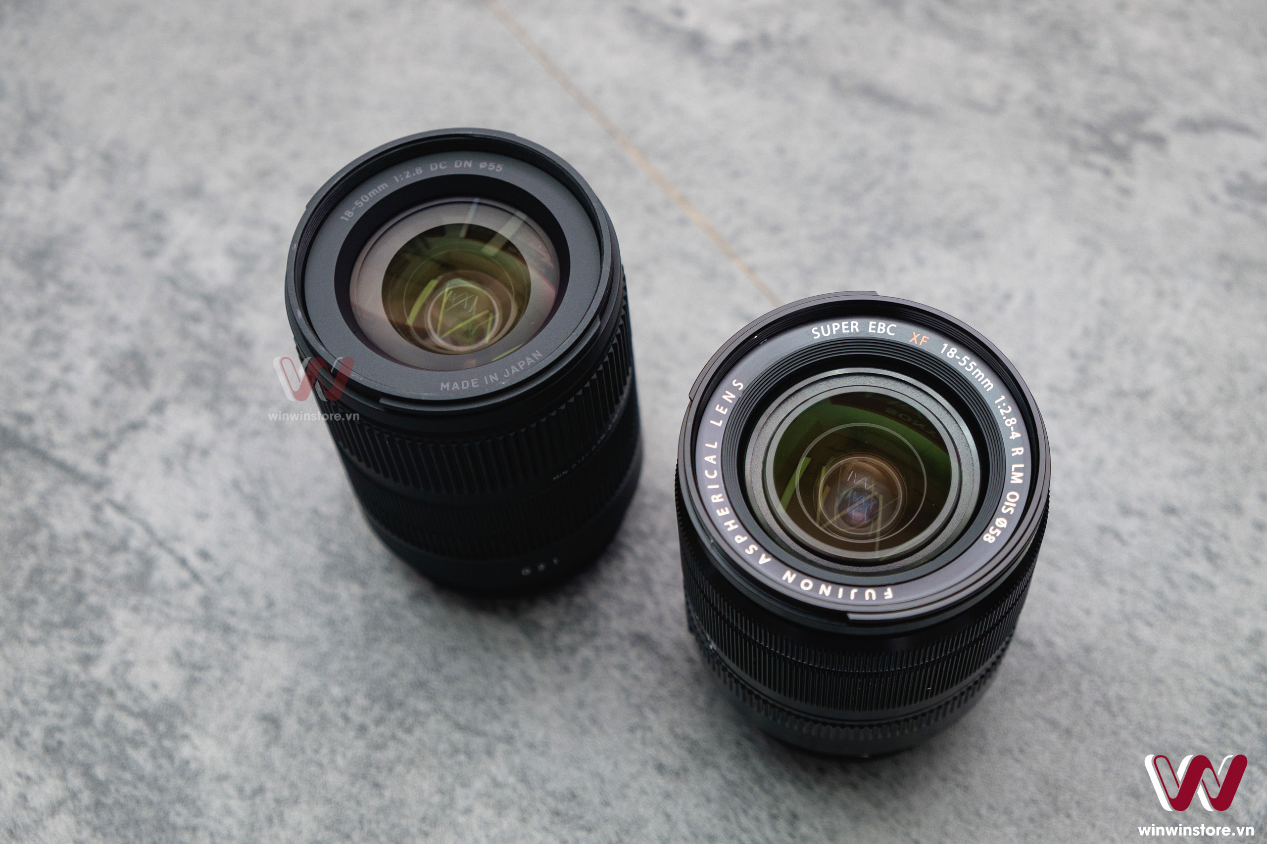 So sánh Sigma 18-50mm F2.8 với Fujifilm XF 18-55mm F2.8-4