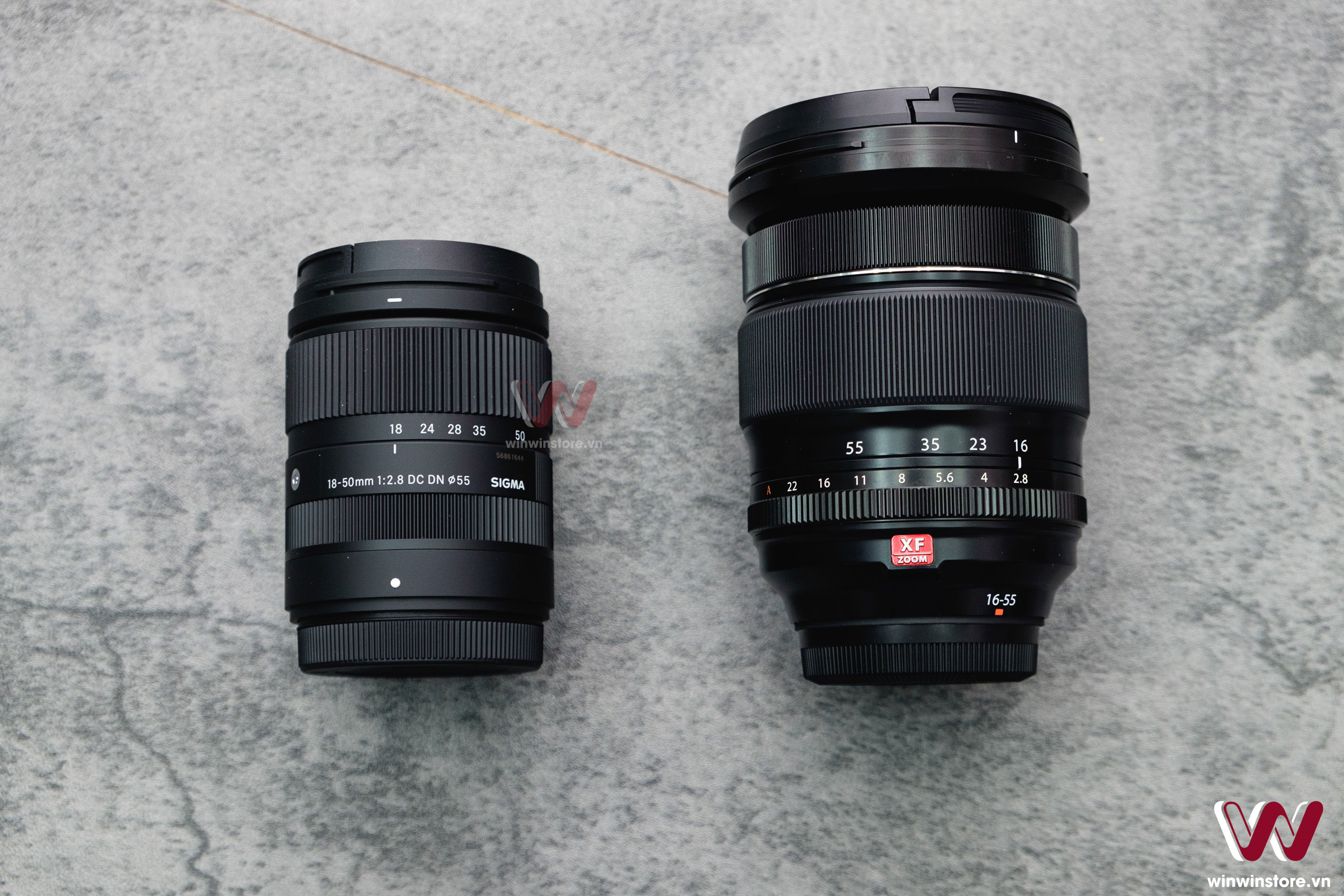 So sánh ống kính Sigma 18-50mm F2.8 DC DN với Fujifilm XF 16-55mm F2.8 R LM WR