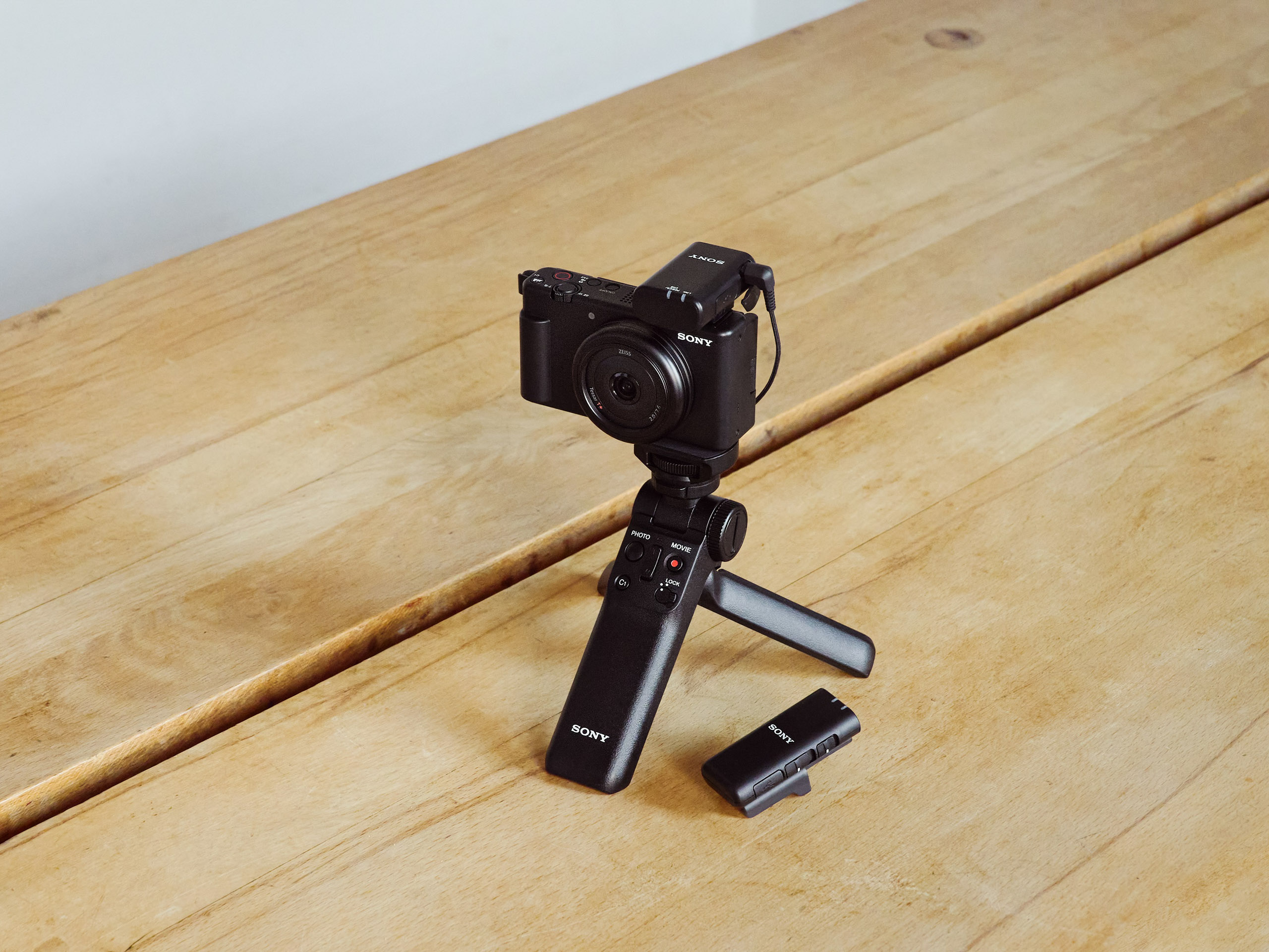 ZV 1F Black 9