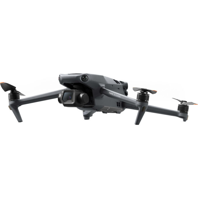 DJI Mavic 3 Classic với DJI RC Remote