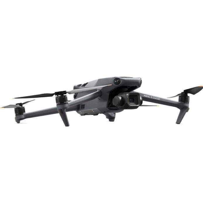 DJI Mavic 3 Classic với DJI RC Remote