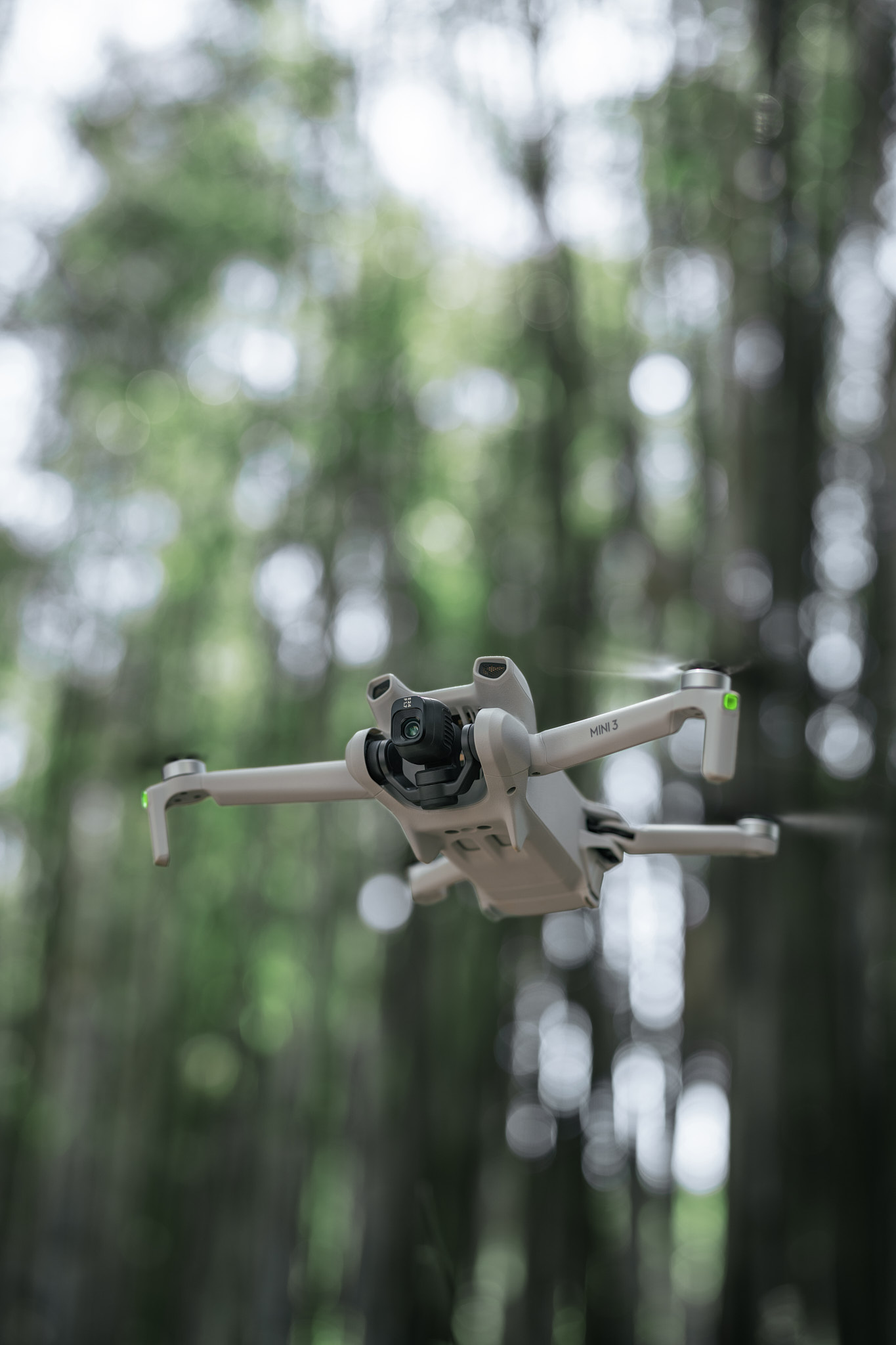 DJI Mini 3 ra mắt, trọng lượng 249g, hỗ trợ quay dọc, giá bán từ 9.690.000đ