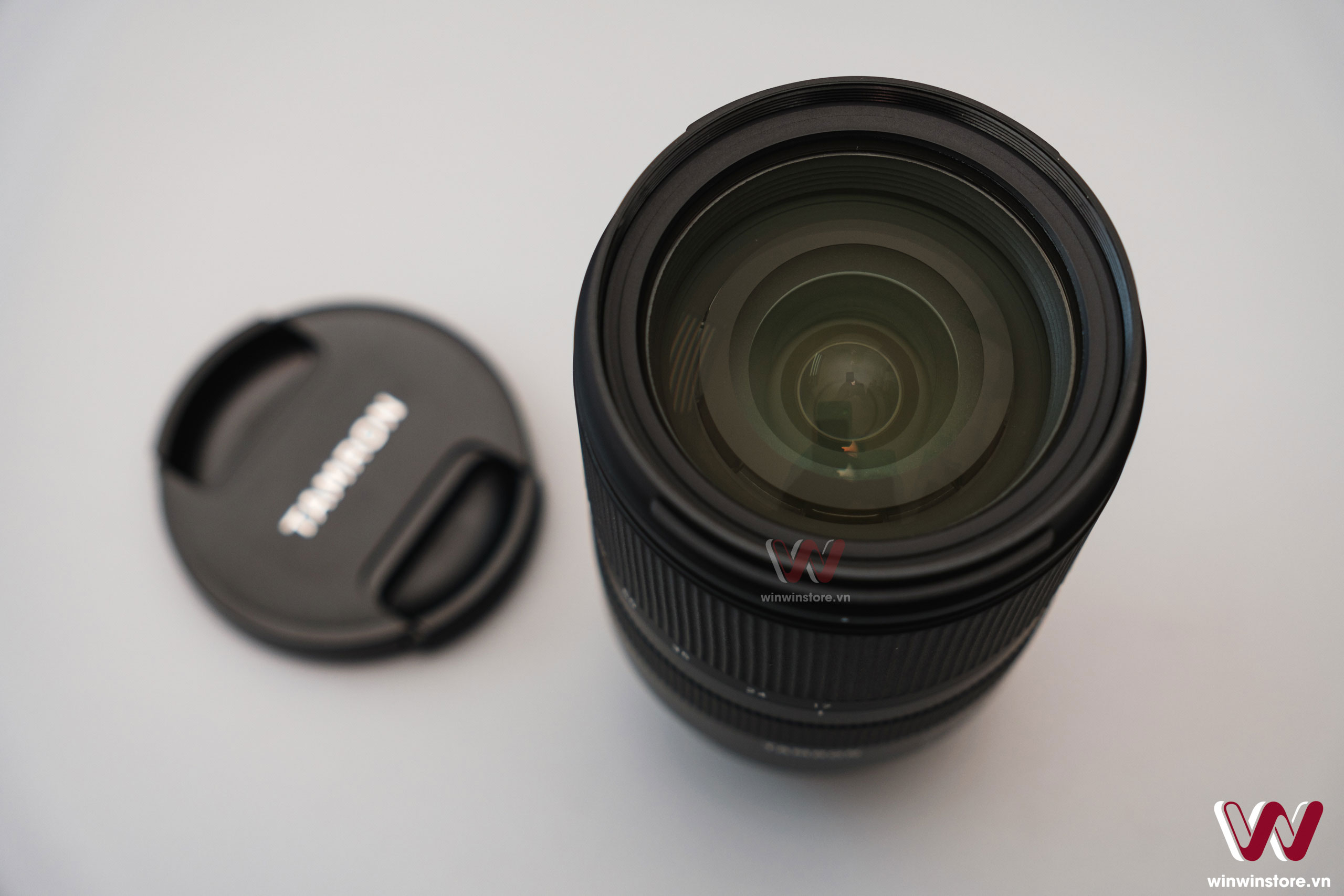 Trên tay ống kính Tamron 17–70mm F2.8 Di III-A VC RXD cho Fujifilm: Tiêu cự rất đa dụng và linh hoạt, khẩu độ F2.8 toàn dải
