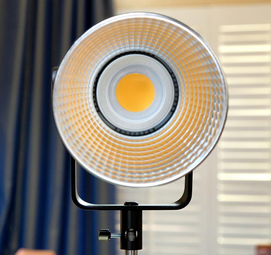 Đèn LED Godox VL300 Video Light