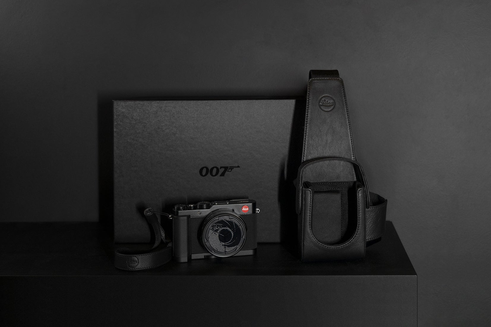 Leica ra mắt máy ảnh D-Lux 7 phiên bản 007 Edition đặc biệt kỷ niệm 60 năm điệp viên James Bond