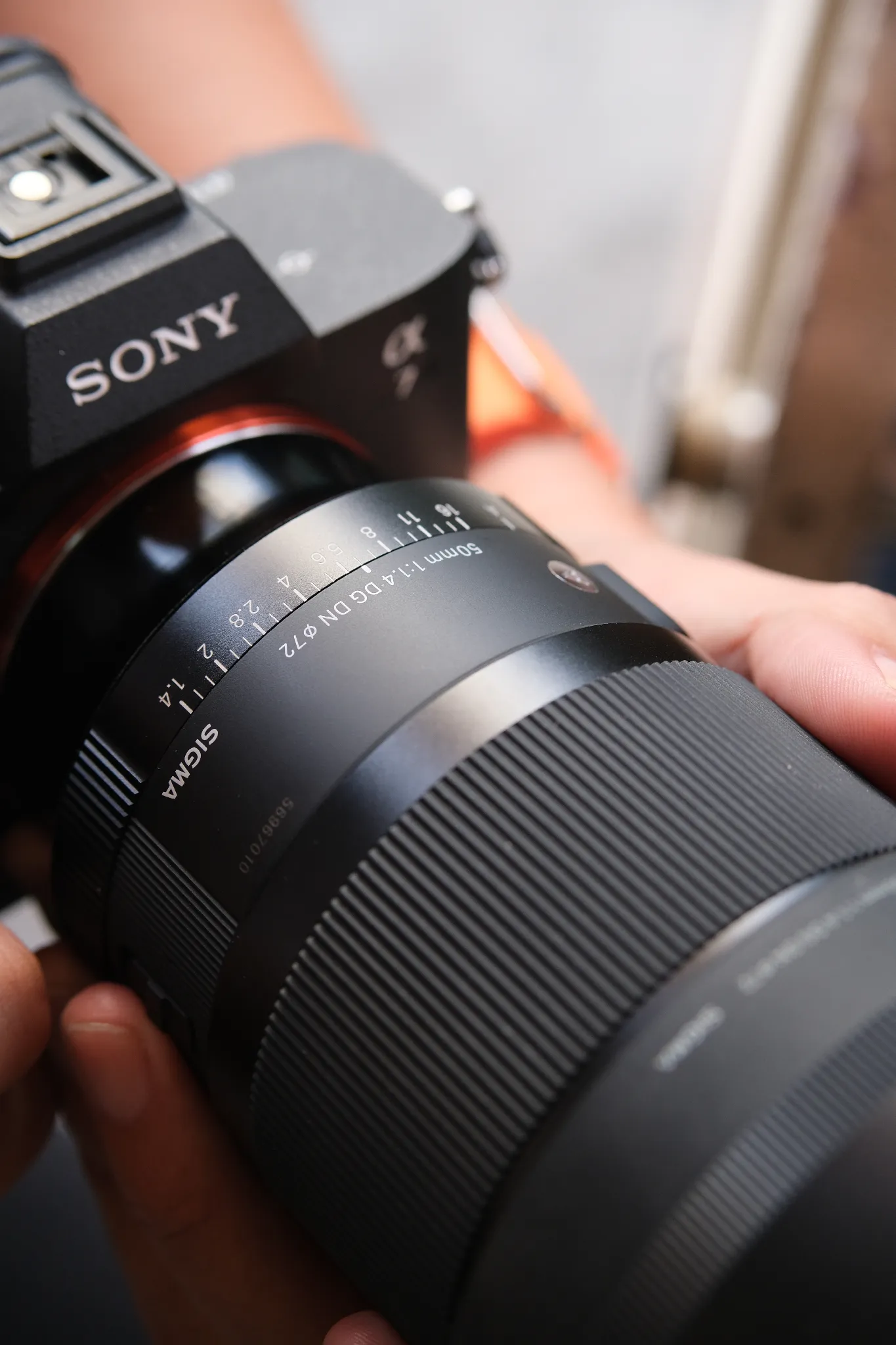 Trên tay ống kính Sigma 50mm F1.4 DG DN (A) dành cho các máy ảnh Sony full-frame mirrorless