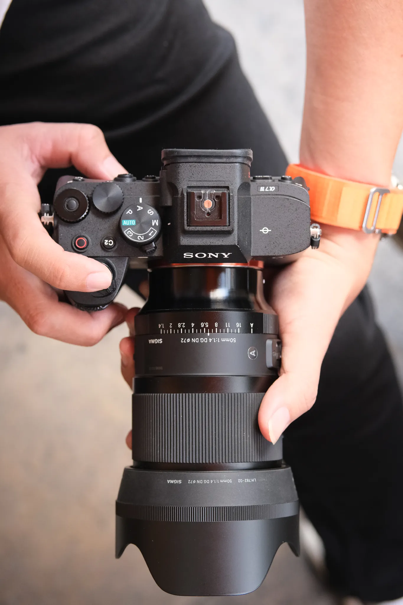 Trên tay ống kính Sigma 50mm F1.4 DG DN (A) dành cho các máy ảnh Sony full-frame mirrorless