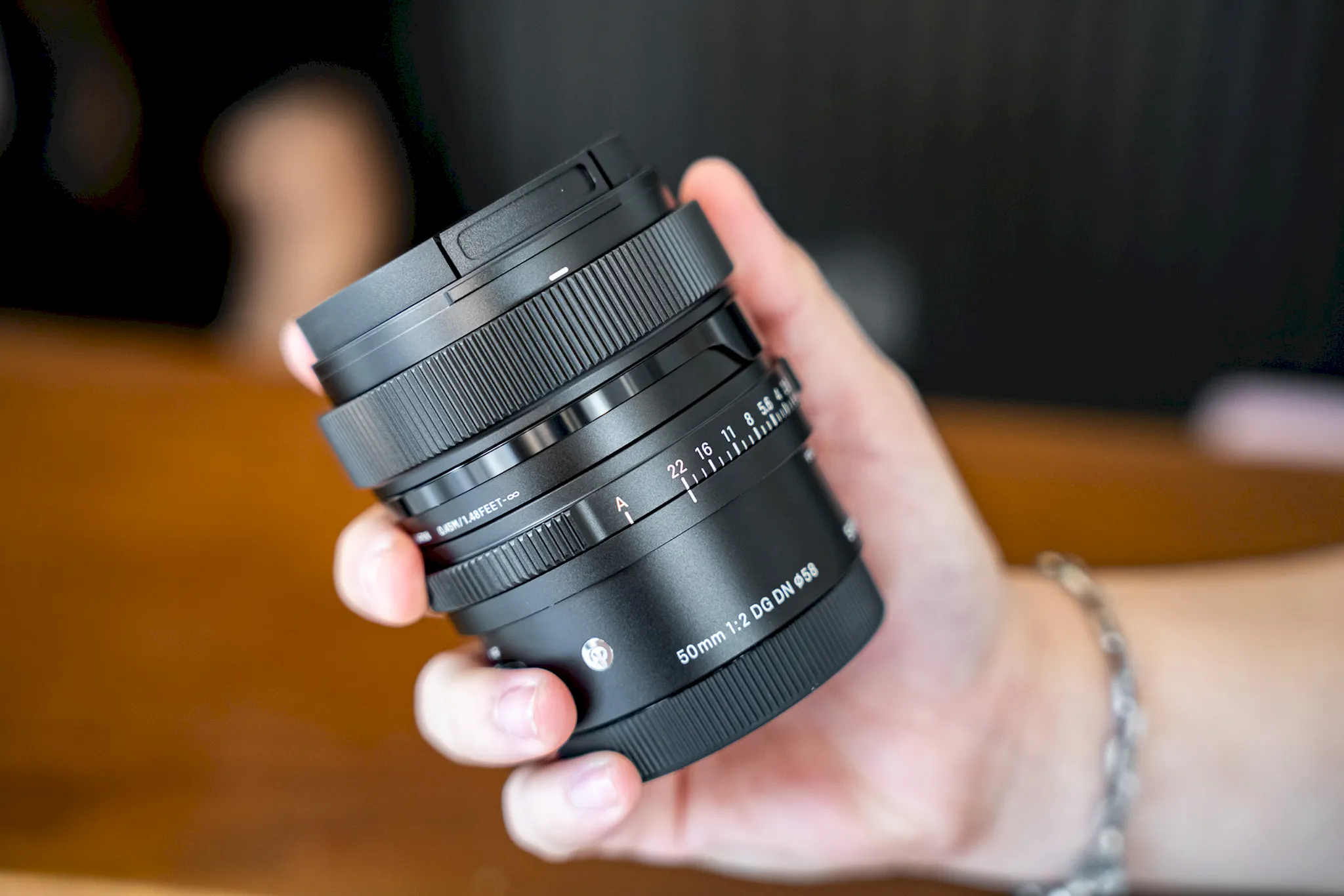 Ống kính Sigma 50mm F2 DG DN cho Sony E