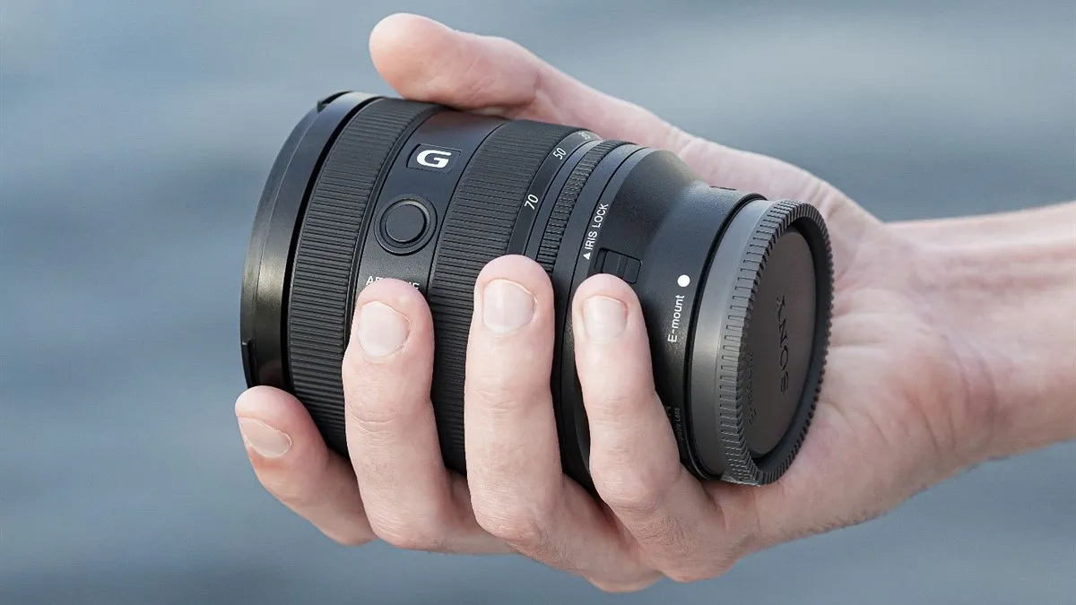 Sony FE 20 70mm F4 G 01