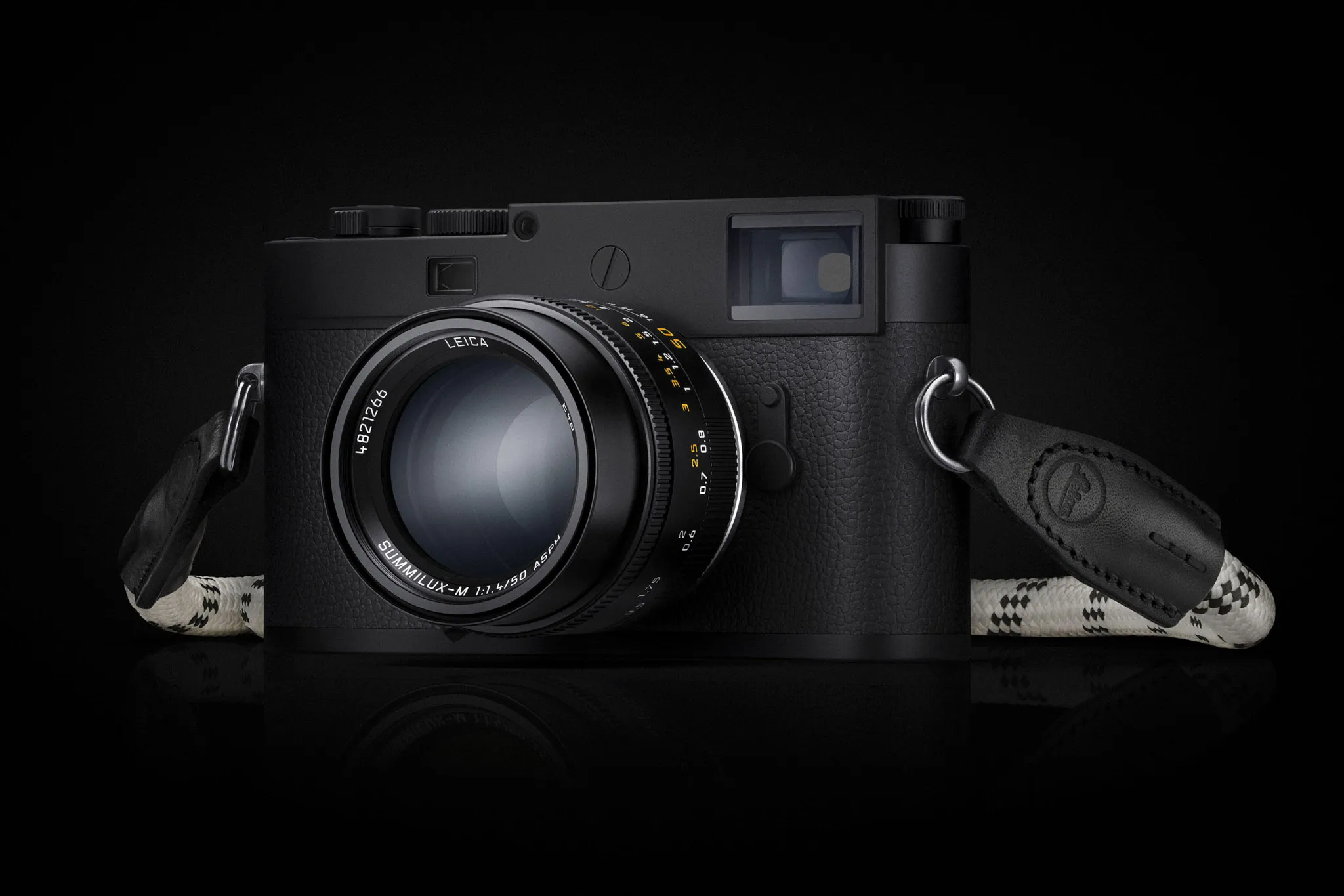 Leica M11 Monochrom ra mắt cùng ống kính Summilux-M 50mm F1.4 ASPH mới