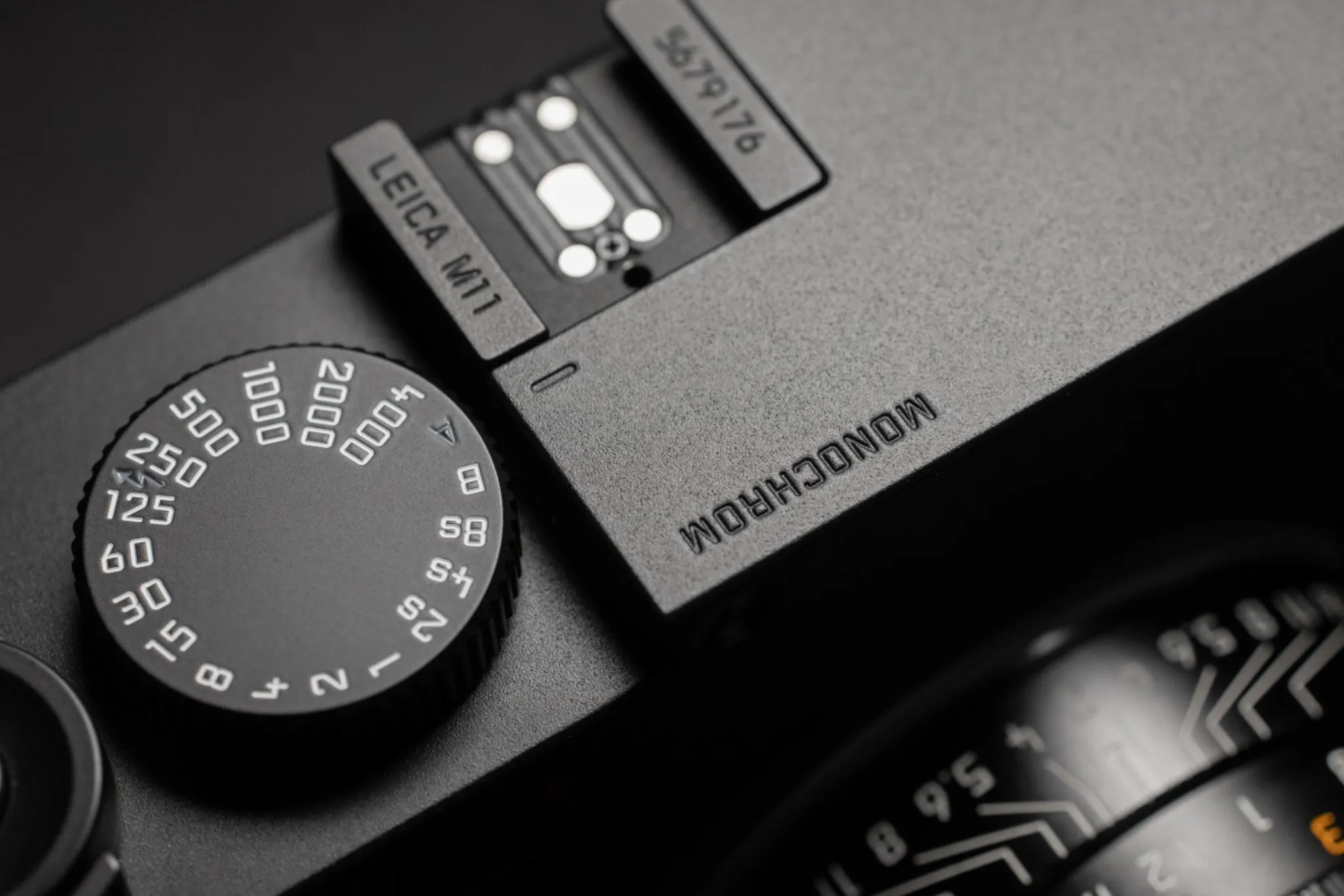 Leica M11 Monochrom ra mắt cùng ống kính Summilux-M 50mm F1.4 ASPH mới