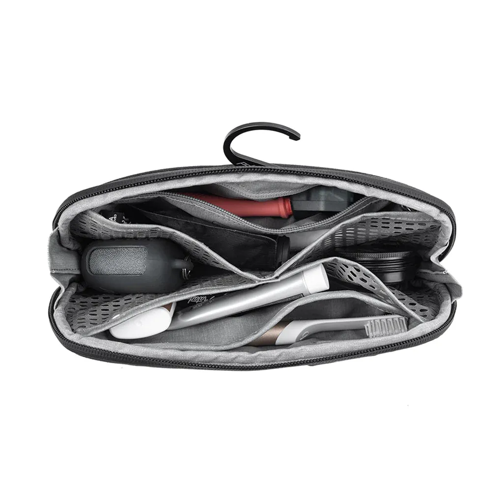 small wash pouch black 03